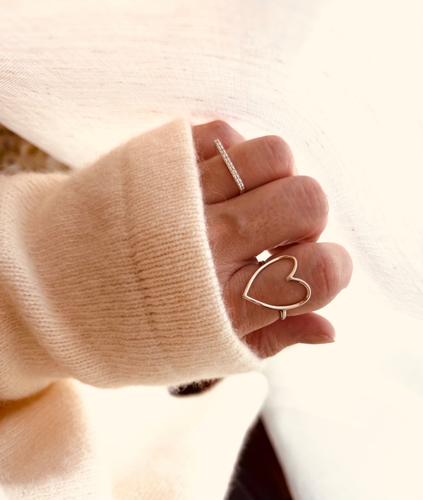 Large Open Heart Ring, Statement Rings, Stacking Rings, Stackable Rings, Dainty Rings, Delicate Rings, Mothers Day Gift Best Friends Gifts, Friendship Jewelry, Mothers Gift, Wife Gift Ideas, Grandmothers Gifts, Wife Gift, Mother and Children, Best Friends Jewelry, Friendship Gift Ideas, Valentines Gift, Gift For Her, Gift For Mom, Birthday Gift, Christmas Gifts, Holiday Gifts, Birthday Party Gifts, Bridesmaid Jewelry, Bridal shower gift , Heart jewelry. Heart, Heart ring
