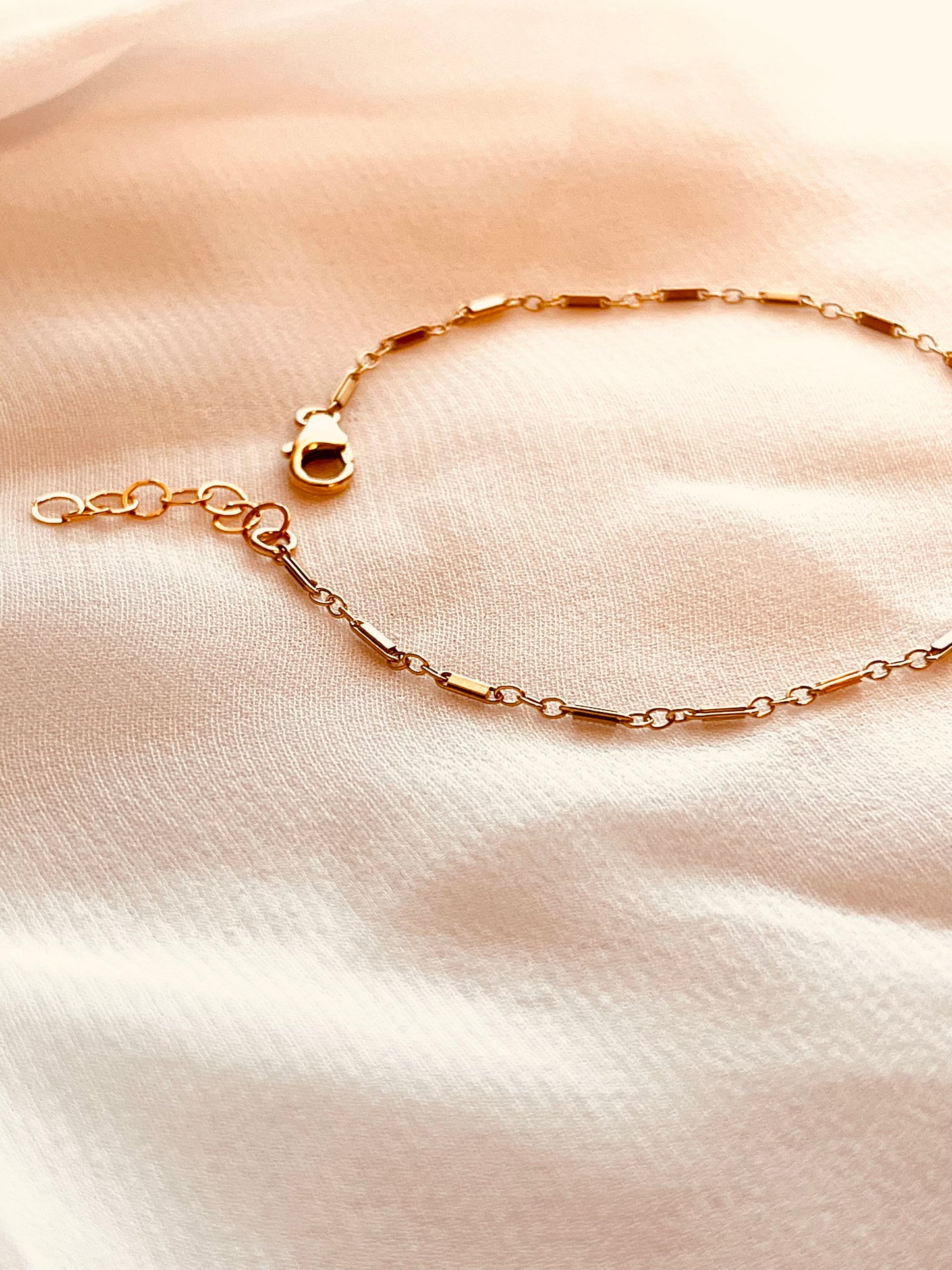Chain bracelet, dainty bracelet, minimalist jewelry, everyday bracelet, 14k gold filled jewelry, Christmas present, thanksgiving gifts, birthday gift, anniversary gifts, gift for her