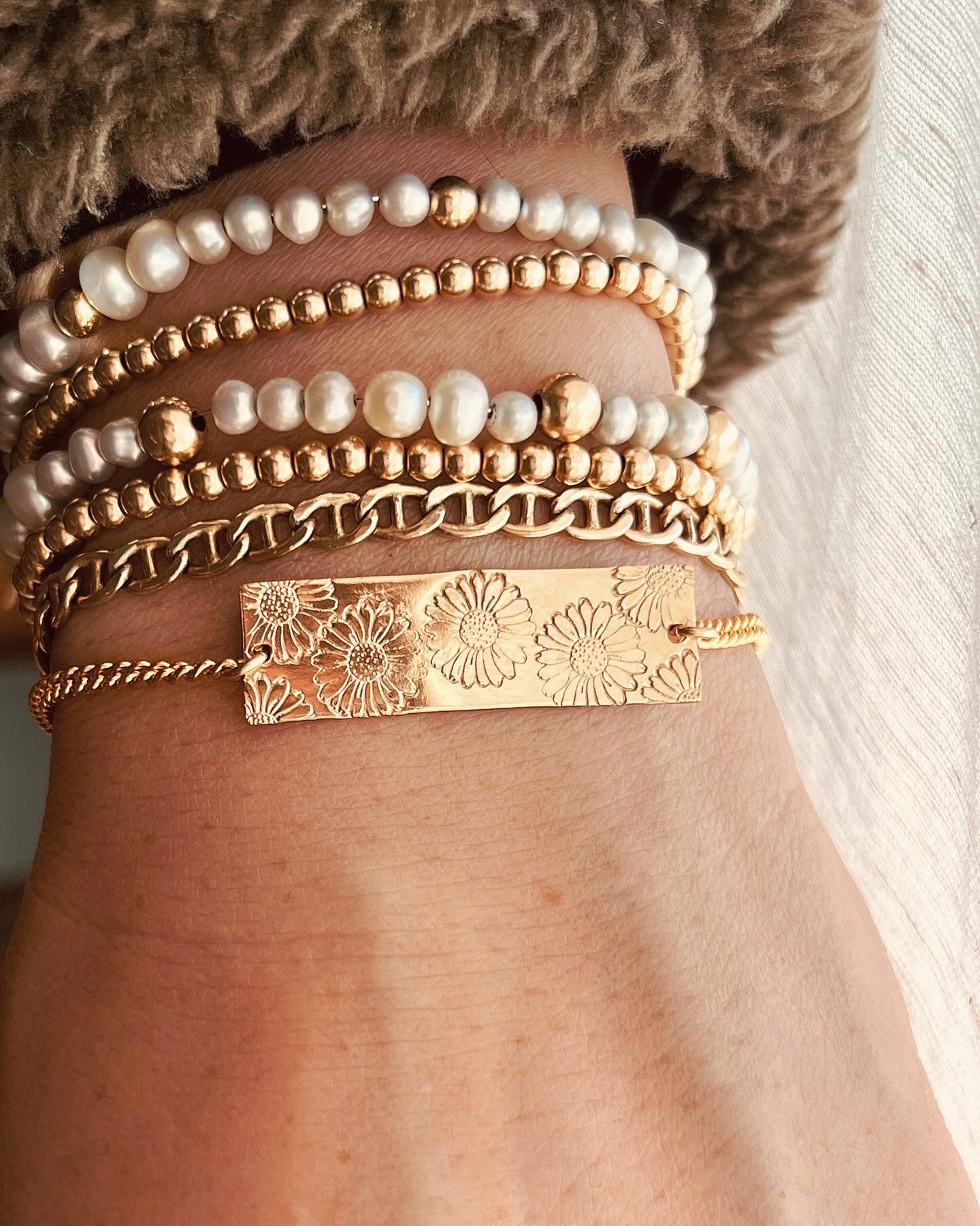 Gold bracelet design ideas 