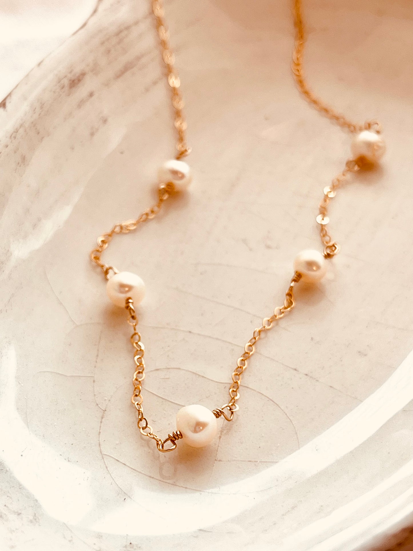 Dainty Pearl Necklace, Pearl Necklace, Dainty Jewelry, Pearl jewelry, Mother’s day’s gift, gift for Mother, gift for her, sister gift, gift for daughter, gifts ideas, Mother’s Day, Bridesmaid gifts, Bridesmaid jewelry, Christmas gift, thanksgiving gifts, party outfit