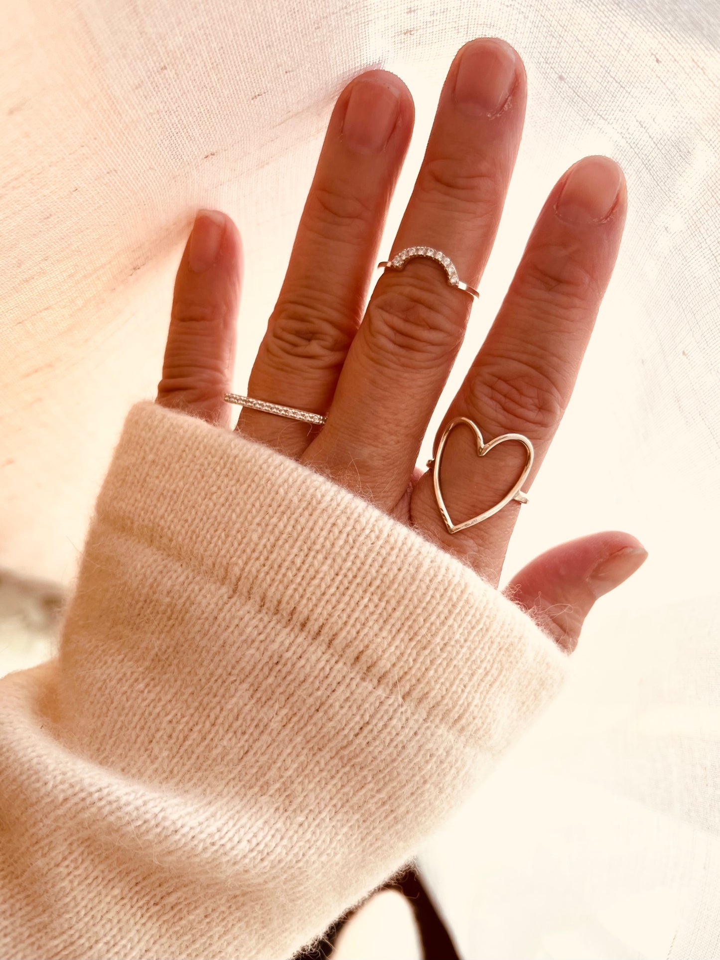 Large Open Heart Ring, Statement Rings, Stacking Rings, Stackable Rings, Dainty Rings, Delicate Rings, Mothers Day Gift Best Friends Gifts, Friendship Jewelry, Mothers Gift, Wife Gift Ideas, Grandmothers Gifts, Wife Gift, Mother and Children, Best Friends Jewelry, Friendship Gift Ideas, Valentines Gift, Gift For Her, Gift For Mom, Birthday Gift, Christmas Gifts, Holiday Gifts, Birthday Party Gifts, Bridesmaid Jewelry, Bridal shower gift , Heart jewelry. Heart, Heart ring