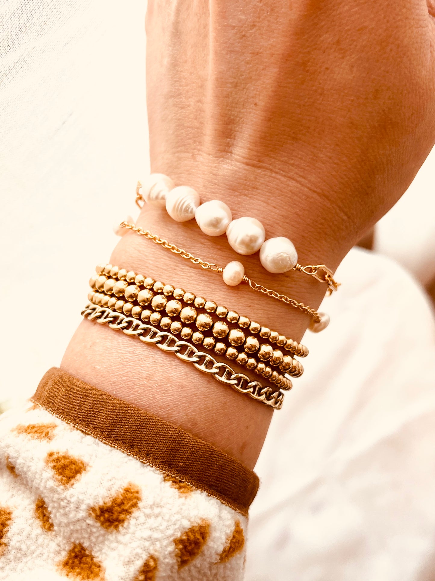 Pearl Paperclip Bracelet, In the Pearl bracelet, Half Pearl Bracelet, 14K Gold Filled Pearl Bracelet, Sterling Silver Pearl Bracelet, Pearl and Paperclip Chain, Minimalist, Wedding Jewelry, mothers Day Gift, Gift For her, Wedding Party Gifts, Bridesmaid Jewelry, Bridal shower gift, Best Friends Jewelry, Friendship Jewelry, Mothers Gift, gift for Mother, Birthday Gifts, Wedding, Christmas, thanksgiving, holidays