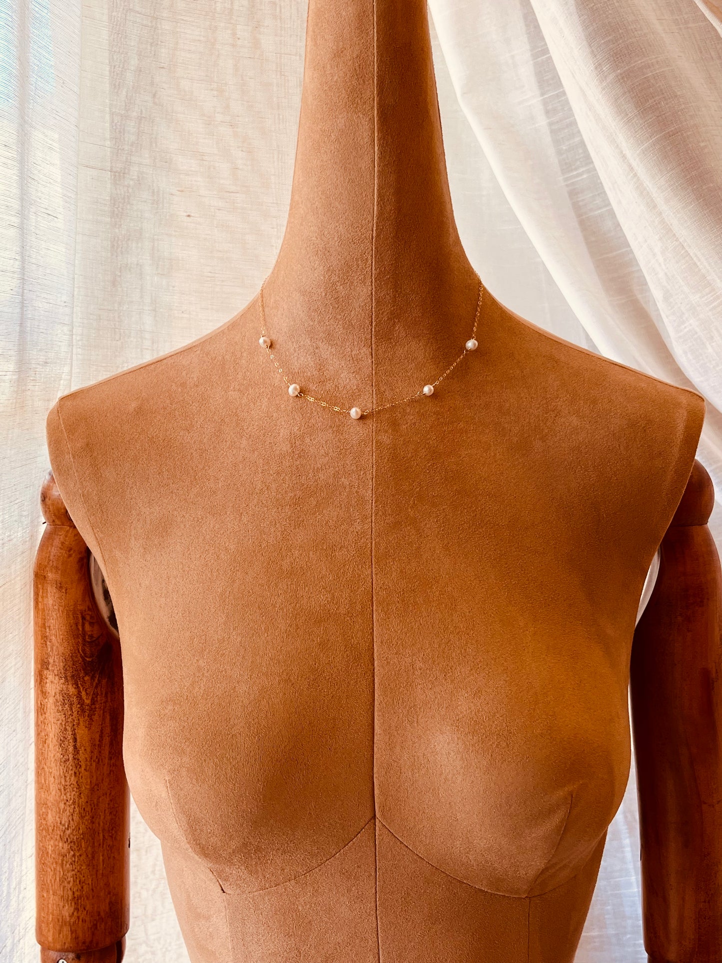 Dainty Pearl Necklace, Pearl Necklace, Dainty Jewelry, Pearl jewelry, Mother’s day’s gift, gift for Mother, gift for her, sister gift, gift for daughter, gifts ideas, Mother’s Day, Bridesmaid gifts, Bridesmaid jewelry, Christmas gift, thanksgiving gifts, party outfit