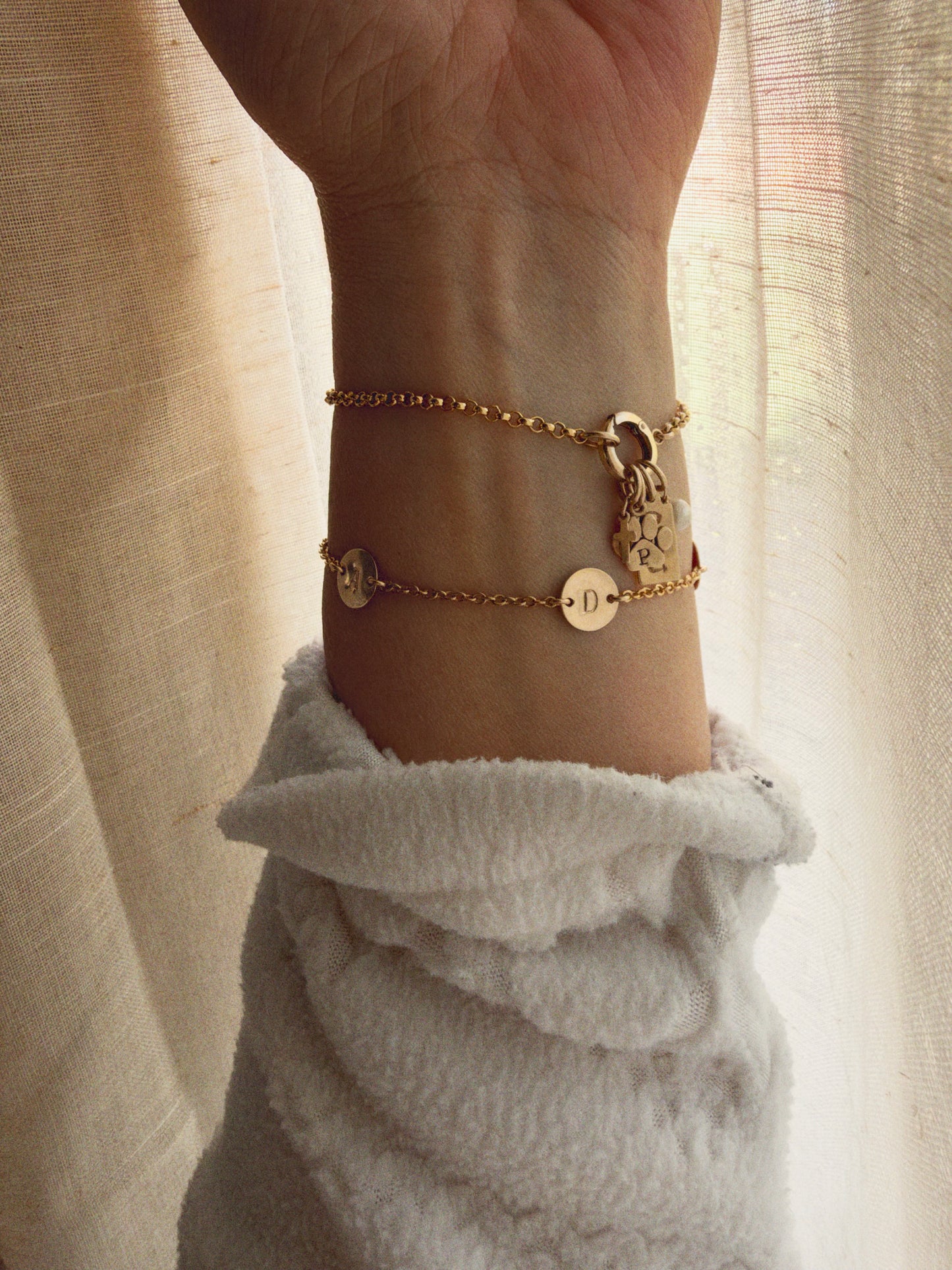 Personalized Family Initial Bracelet – 14K Gold Filled & Sterling Silver | Custom Fit Disc Bracelet for Mom & Grandma