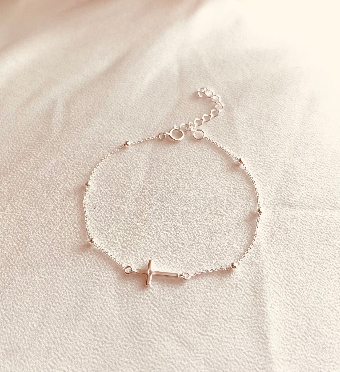 Everyday Cross Bracelet, Minimalist,Religious, faith, Religious Jewelry, Chain Bracelet, Link Bracelet, Everyday Jewelry, Minimalist Jewelry, Gift For Her, Holiday Gift Ideas, Mothers Day Gift,
Valentines Gift Ideas, Mothers Gift
Best Friends Jewelry, Friendship Jewelry, Mothers Gift, Wife Gift Ideas