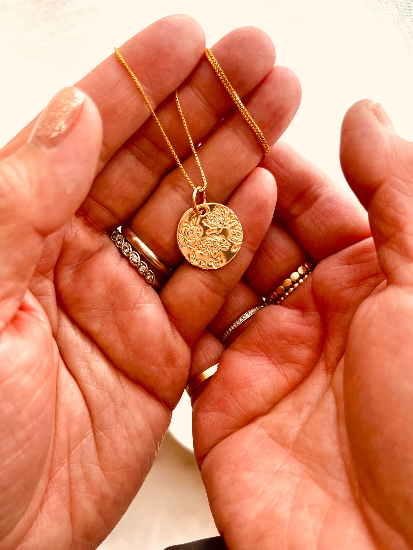 Birth Flower, Birth Flower disc necklace, Birthday Gifts, Mothers Day Gift, Gift For Daughter, Grandmothers Jewelry, Custom Wedding, Bridal Shower Gifts, Bridal Party, Minimalist, Group Events,Graduation Gift, Bridesmaid Gift, Gift For Her, Mothers Day Gift Valentines Gift Ideas, Mothers Day Gift Best Friends Gifts, Friendship Jewelry, Mothers Gift, Wife Gift Ideas, Grandmothers Gifts, Graduation Gift, Bridesmaid Gift, Gift For Her, Mothers Day Gift Valentines Gift Ideas, Mothers Day Gift