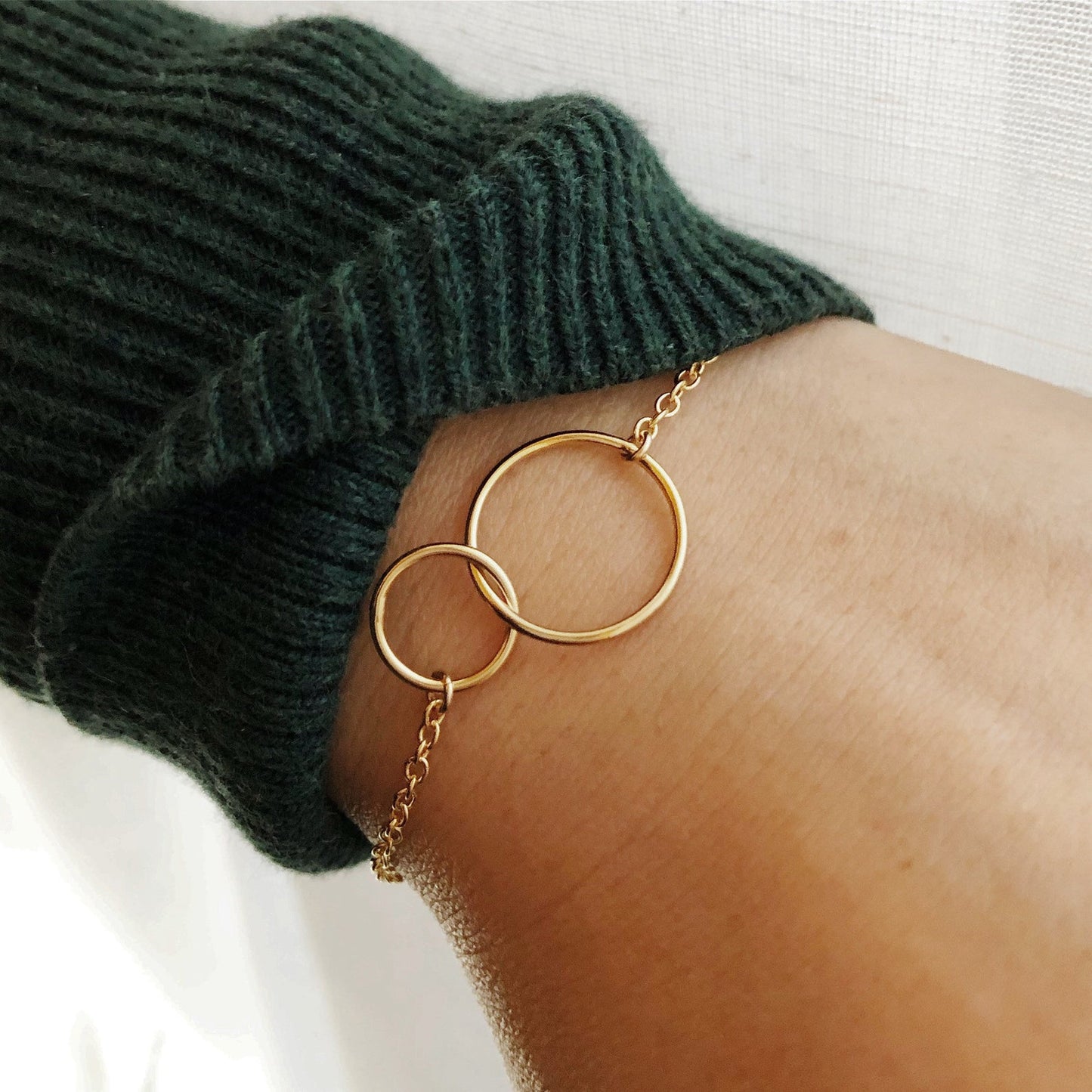 Interlocking Circle Bracelet, Circle Friendship Bracelet, Friendship Bracelet, Karma Circle Bracelet, Friendship Jewelry, Mothers Gift, Birthday Gifts, gifts, gift for Mother, gift for her