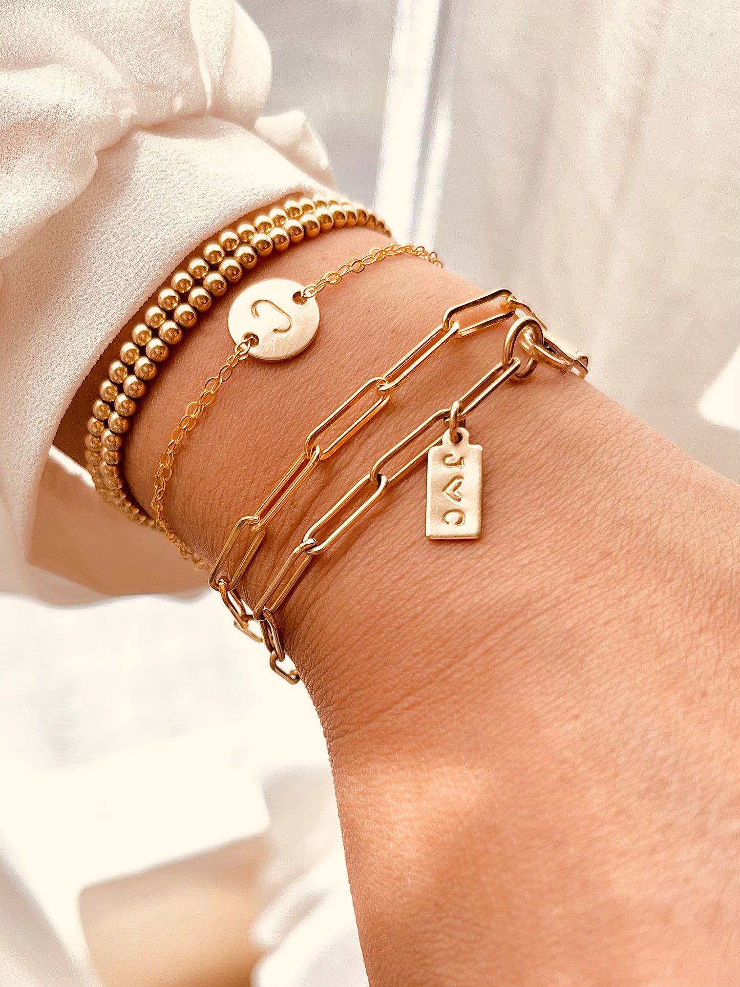Paperclip Tag Initial Bracelet, Initial Bracelet, Personalized Tag with Initial, Custom Tag Bracelet, Paperclip Bracelet, Stack Bracelet, Gift For Daughter, Grandmothers Jewelry, Custom Wedding, Paperclip Initial Bracelet, Initial Bracelet, Personalized Tag with Initial, Custom Tag Bracelet, Paperclip Bracelet, Stack Bracelet, In silver and Gold , Valentines Day, Birthday Gift, Graduation Gift, Bridesmaid Gift, Gift For Her, Mothers Day Gift Valentines Gift Ideas, Mothers Gift , Mothers Day Gift Best F