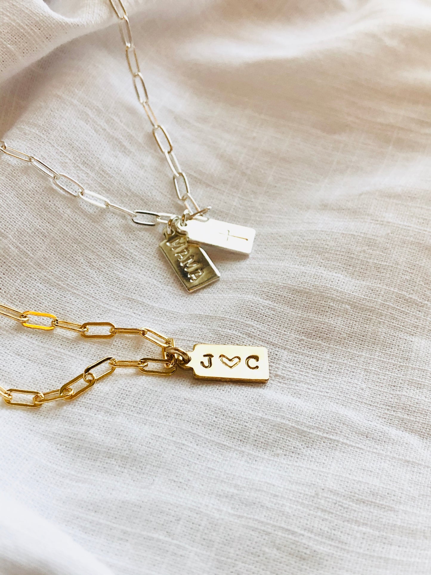 Initial Necklace, tag necklace, initial tag necklace, personalized necklace, personalized jewelry, handmade jewelry, holidays gifts, birthday gifts, mother day gifts, valentines present, Christmas gift, gift for her, gift for daughter, gift for sister, mama jewelry, gift guide