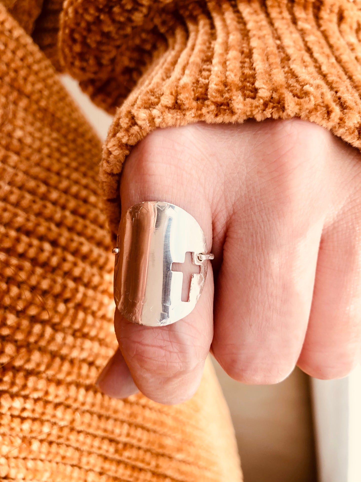 Cross Disc Ring