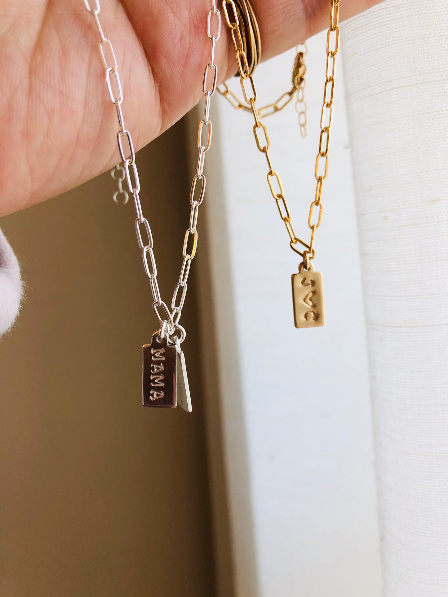 Initial Necklace, tag necklace, initial tag necklace, personalized necklace, personalized jewelry, handmade jewelry, holidays gifts, birthday gifts, mother day gifts, valentines present, Christmas gift, gift for her, gift for daughter, gift for sister, mama jewelry, gift guide