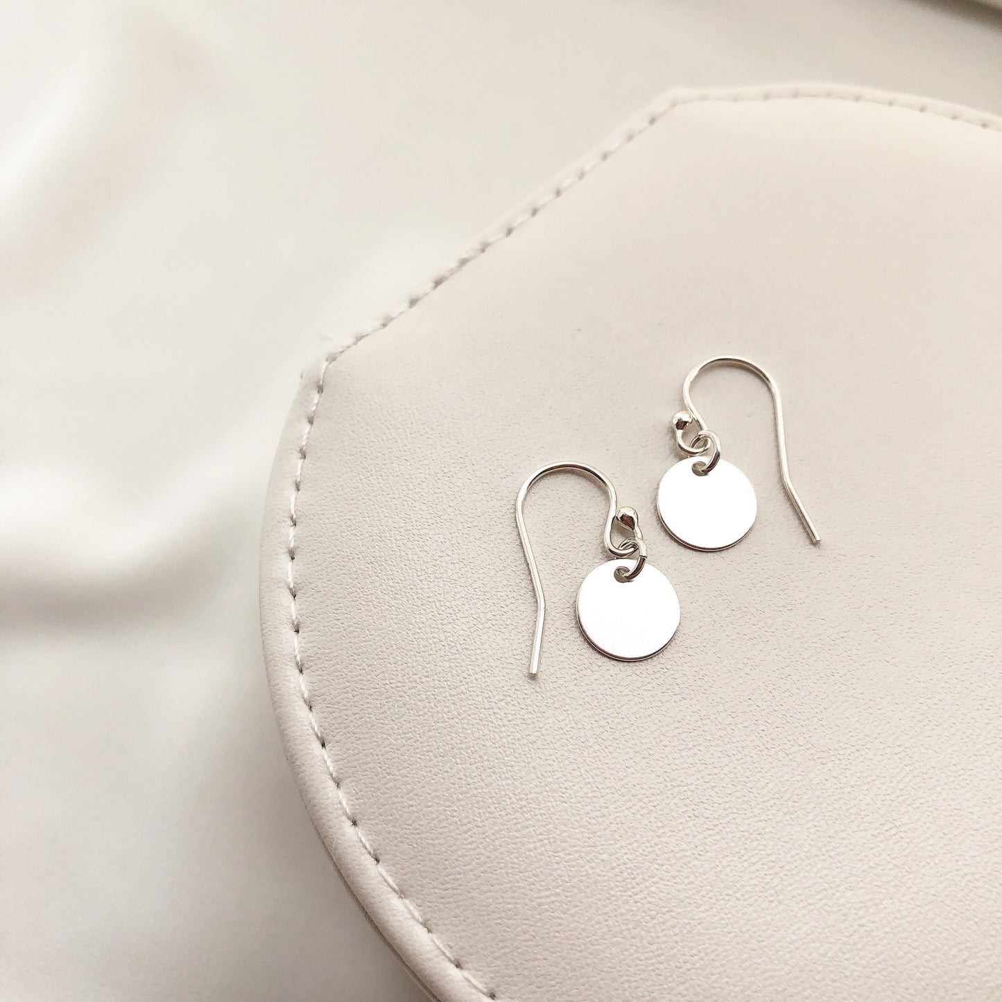 Dainty Disc Earrings, disc earrings, circle earrings, drop earrings, disc drop drop earrings, everyday earrings, holiday gifts, gift for her, birthday present, birthday gift, valentines present, mother day gifts, gift for mother, gift for wife, dainty jewelry