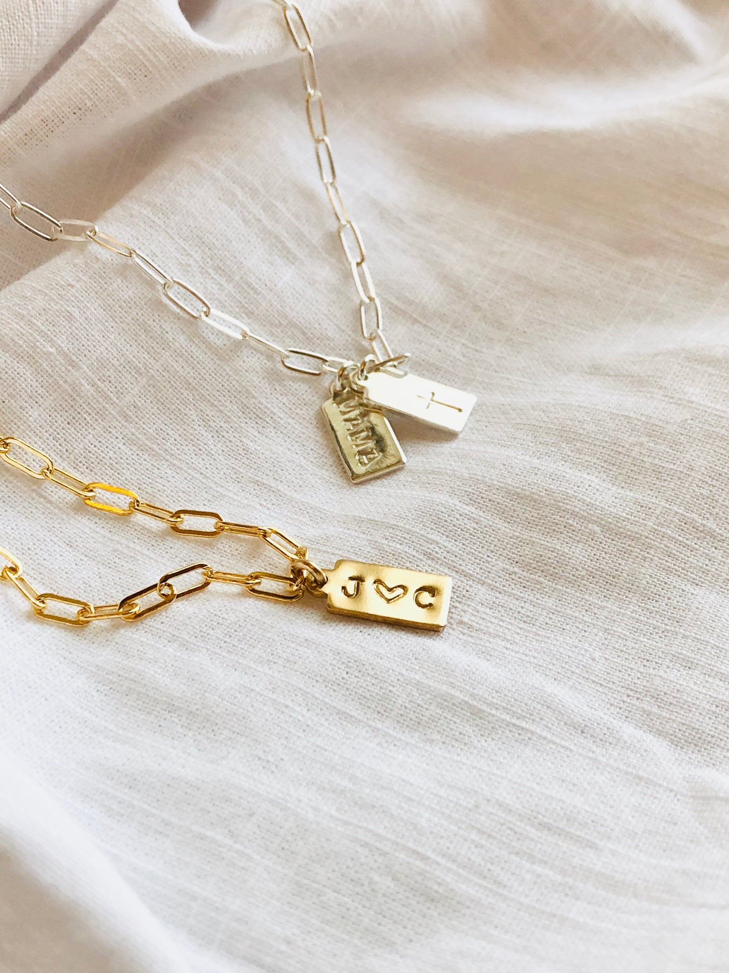 Initial Necklace, tag necklace, initial tag necklace, personalized necklace, personalized jewelry, handmade jewelry, holidays gifts, birthday gifts, mother day gifts, valentines present, Christmas gift, gift for her, gift for daughter, gift for sister, mama jewelry, gift guide
