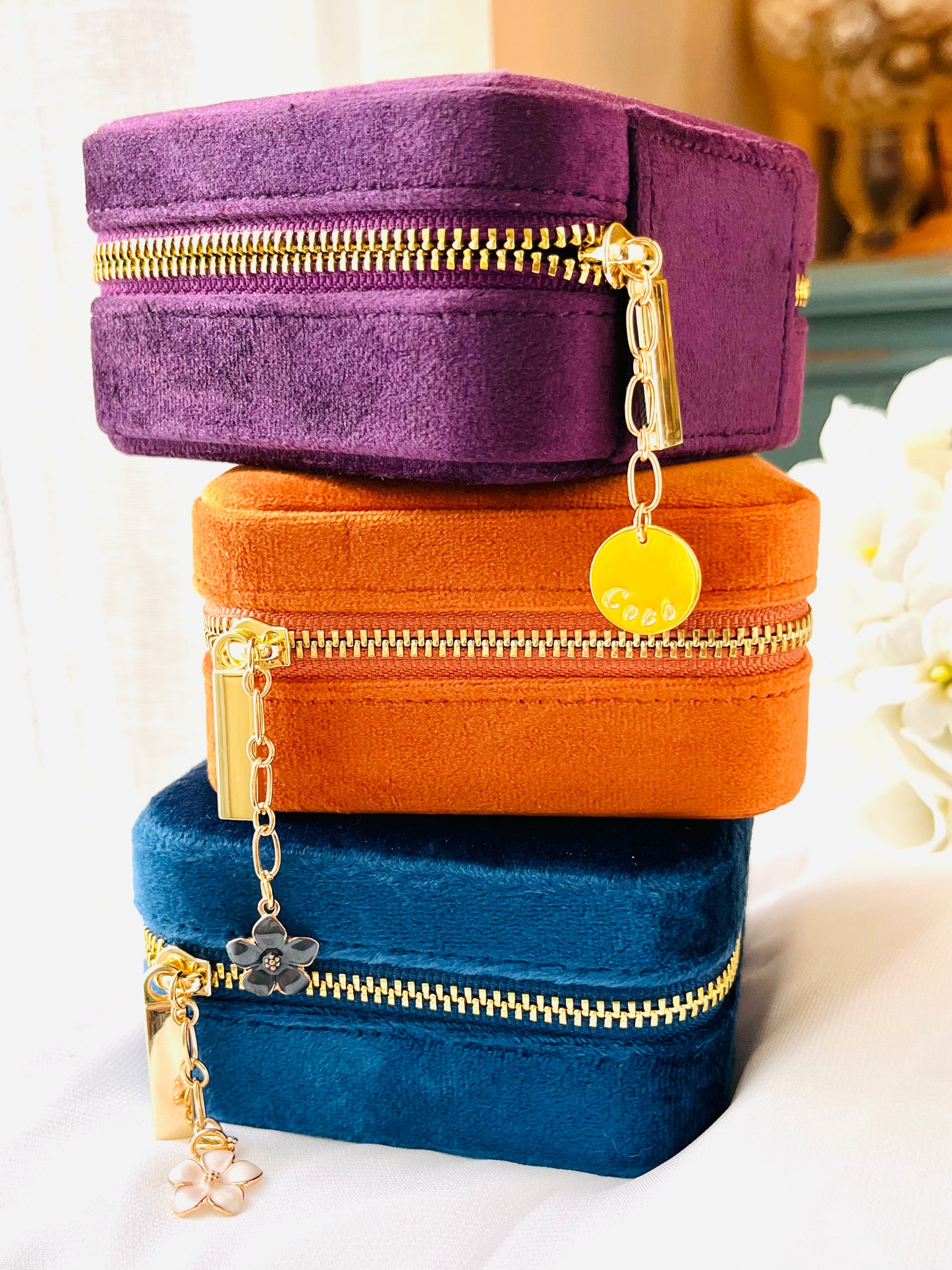 Custom Name Velvet Travel Jewelry Case, Custom Name Jewelry Box, Jewelry Organizer, Personalized Jewelry Storage Case, Gift For Her, Valentines Day, Bridesmaid Jewelry, Bridal Shower Gifts, Bridal Party, Minimalist,
