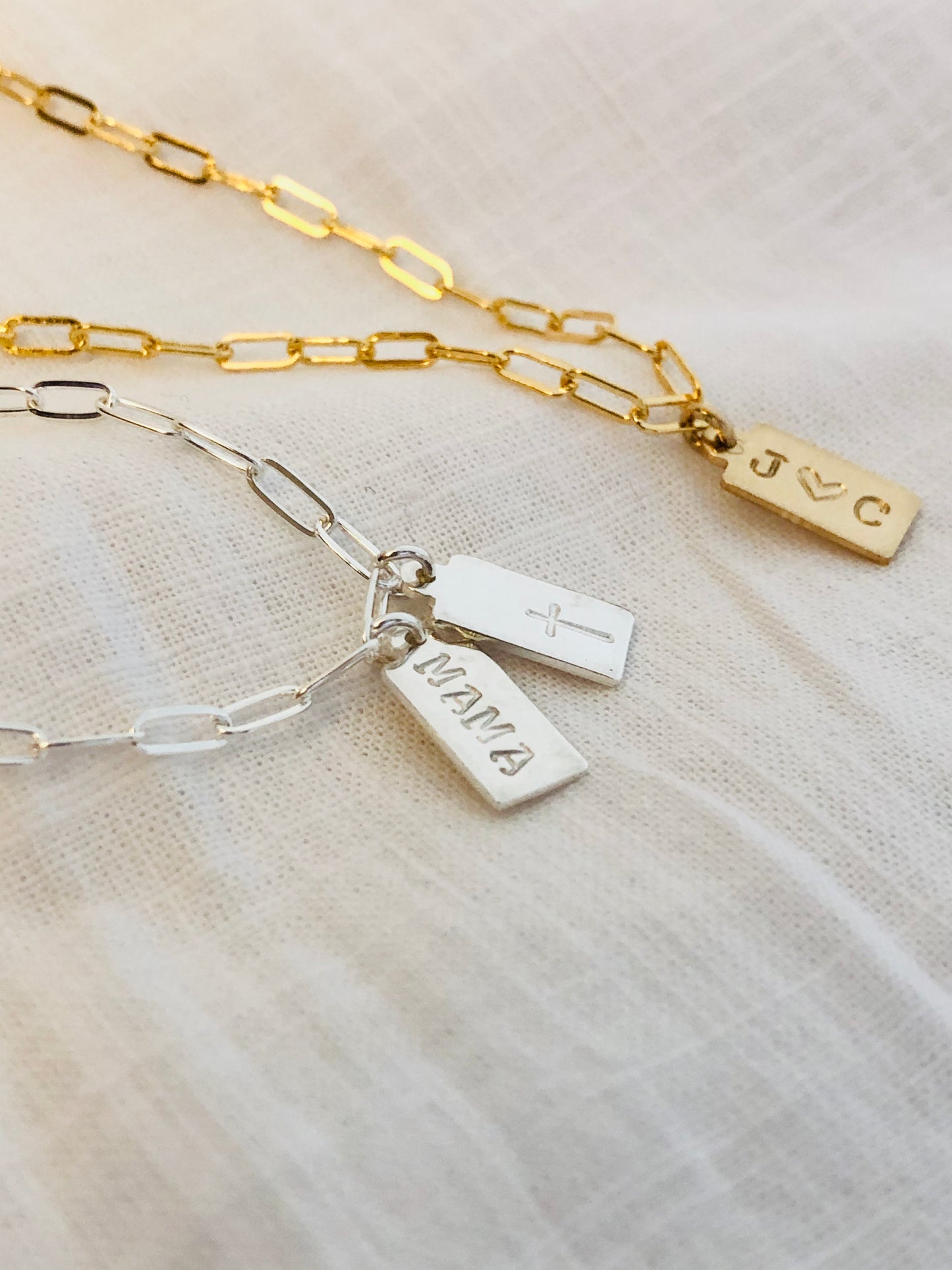 Initial Necklace, tag necklace, initial tag necklace, personalized necklace, personalized jewelry, handmade jewelry, holidays gifts, birthday gifts, mother day gifts, valentines present, Christmas gift, gift for her, gift for daughter, gift for sister, mama jewelry, gift guide
