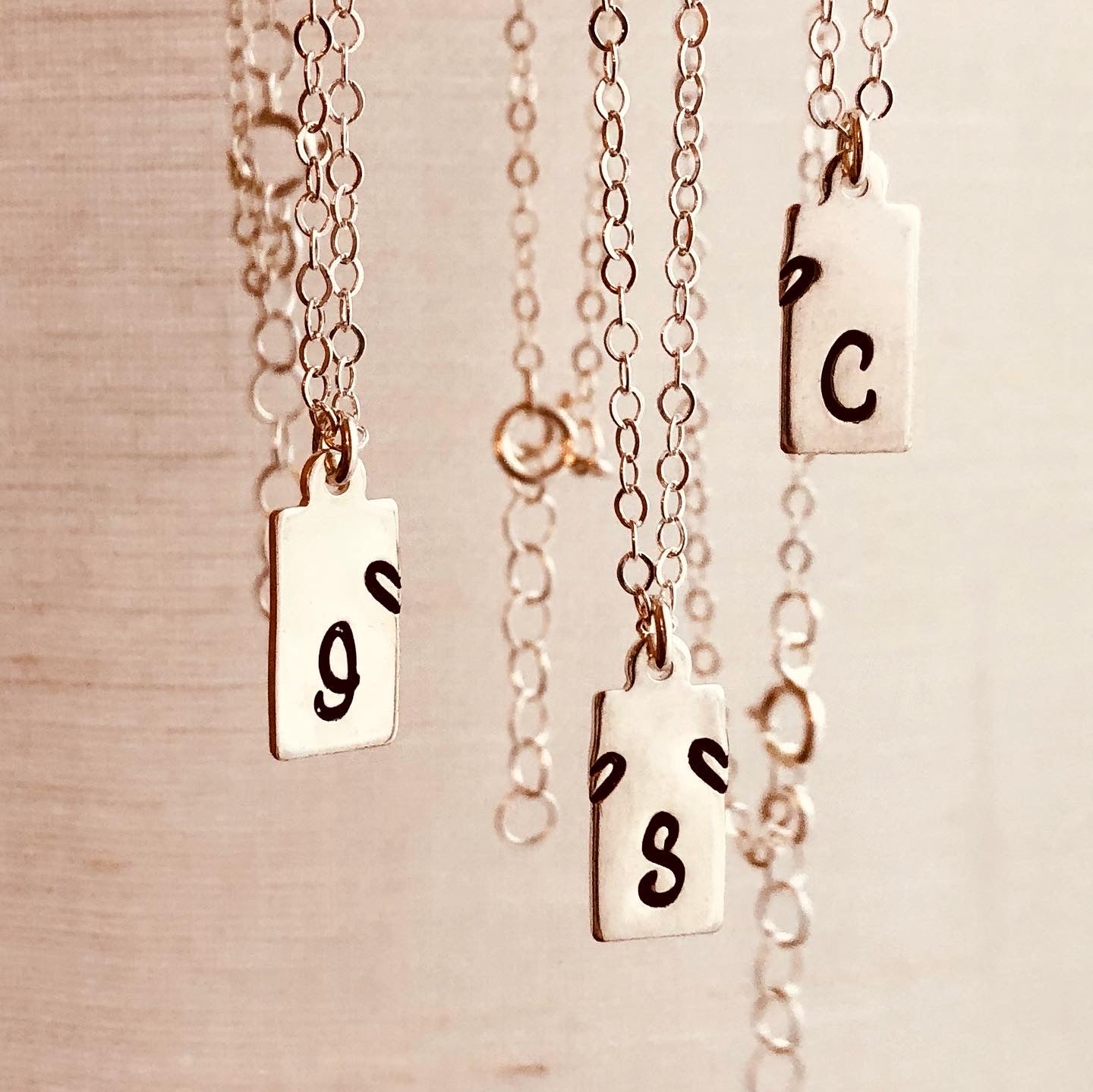 Personalized Tag Necklace Set, Custom Initial Necklaces, Best Friend Necklace For 3 OR Set of 4, 5 & more, Friendship Gift, Bridesmaid Gifts, Christmas gifts, holidays gifts, gift for her, gift for sisters, gift for daughters, gift for friends