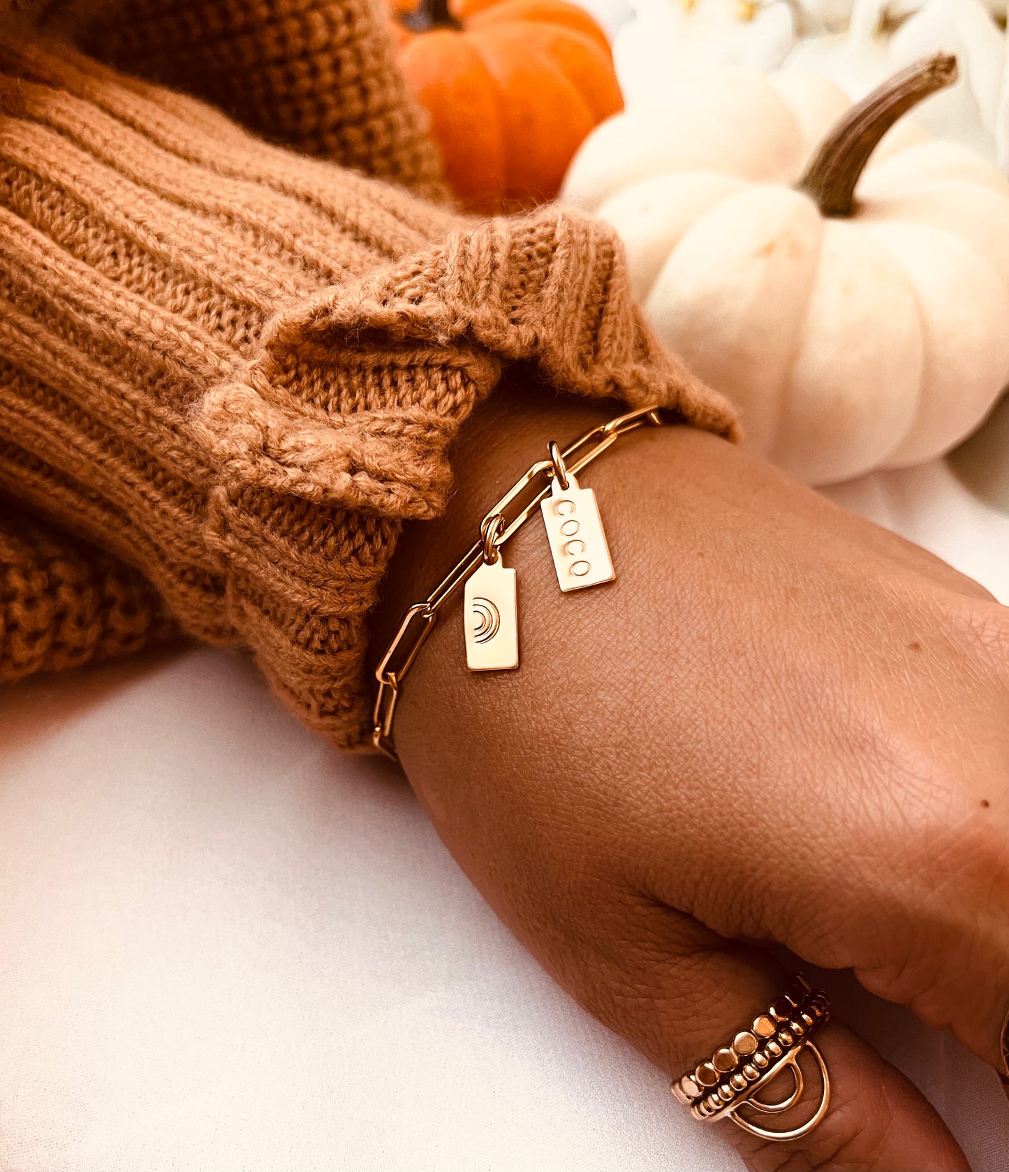 Custom Initial Bracelet, Tag Initial Bracelet, Personalized Tag with Initial, Custom Tag Bracelet, Paperclip Bracelet, Stack Bracelet, Christmas Gift, holidays gift, birthday present