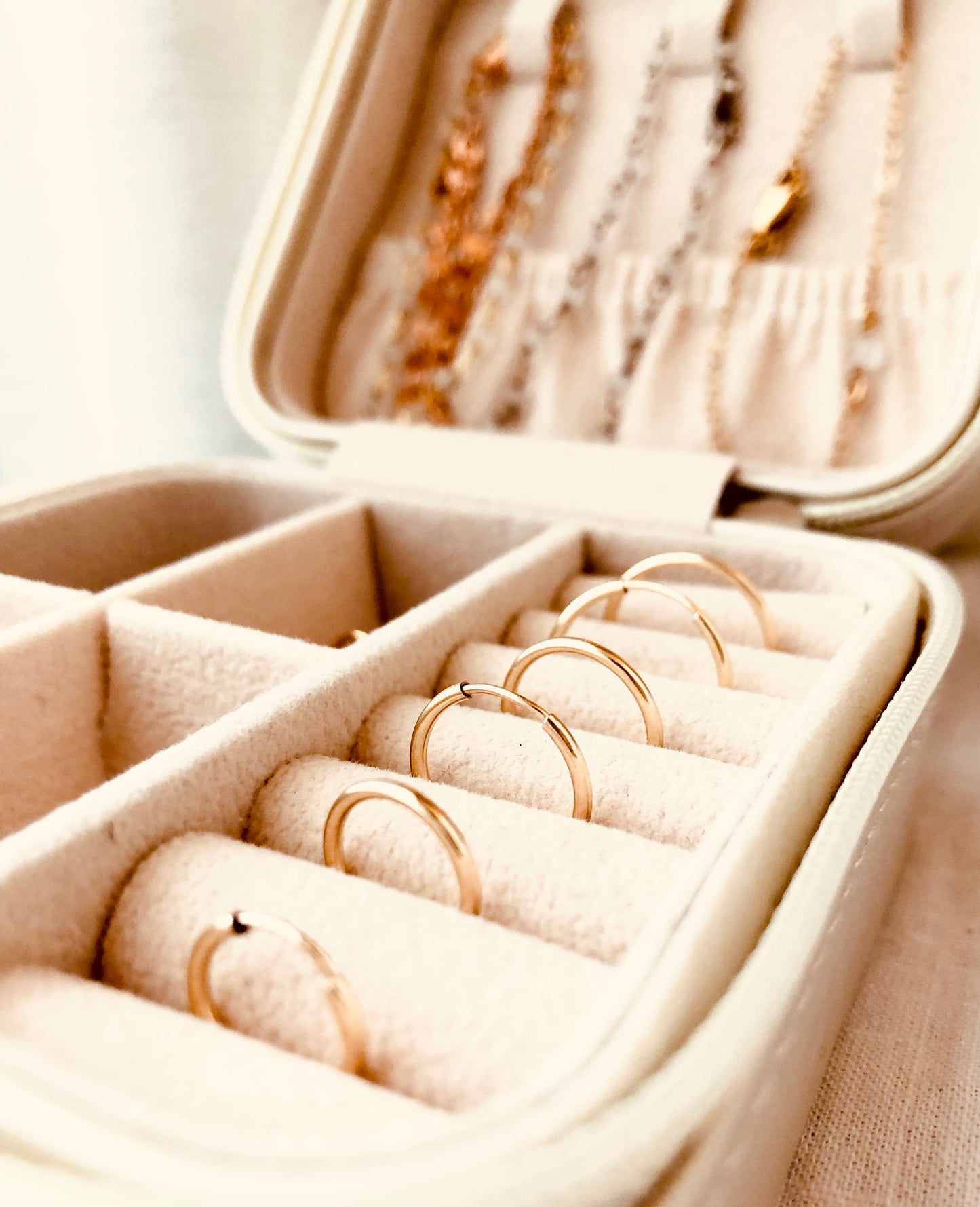 Everyday Hoop Earrings, Endless Hoop Earrings, Dainty Hoop Earrings, Gold Hoop Earrings, Silver Hoop Earrings, Mothers Day, Birthday Gift, Office Outfit, Delicate Jewelry, Mothers Gift, Coco Wagner Jewelry, Gift For Her, Gift Ideas, Birthday Gift, Mothers Gift, Christmas Gift Ideas, Mothers Day Gift Minimalist Jewelry, Everyday Jewelry,