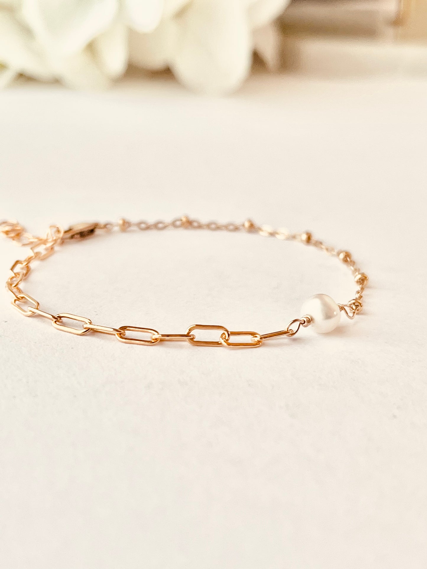 Holiday gift guide, Holiday gift Ideas, Gift For Her, Birthday Gift, Graduation Gift, Mothers Gift, Anniversary Gift, Bridesmaid Gift, Teacher Gifts, Gift For Her, Valentines Gift, Valentines Gift ideas, Best Friends Jewelry, Friendship Jewelry, Wife Gift Ideas, Monogram and Name, Simple and Dainty