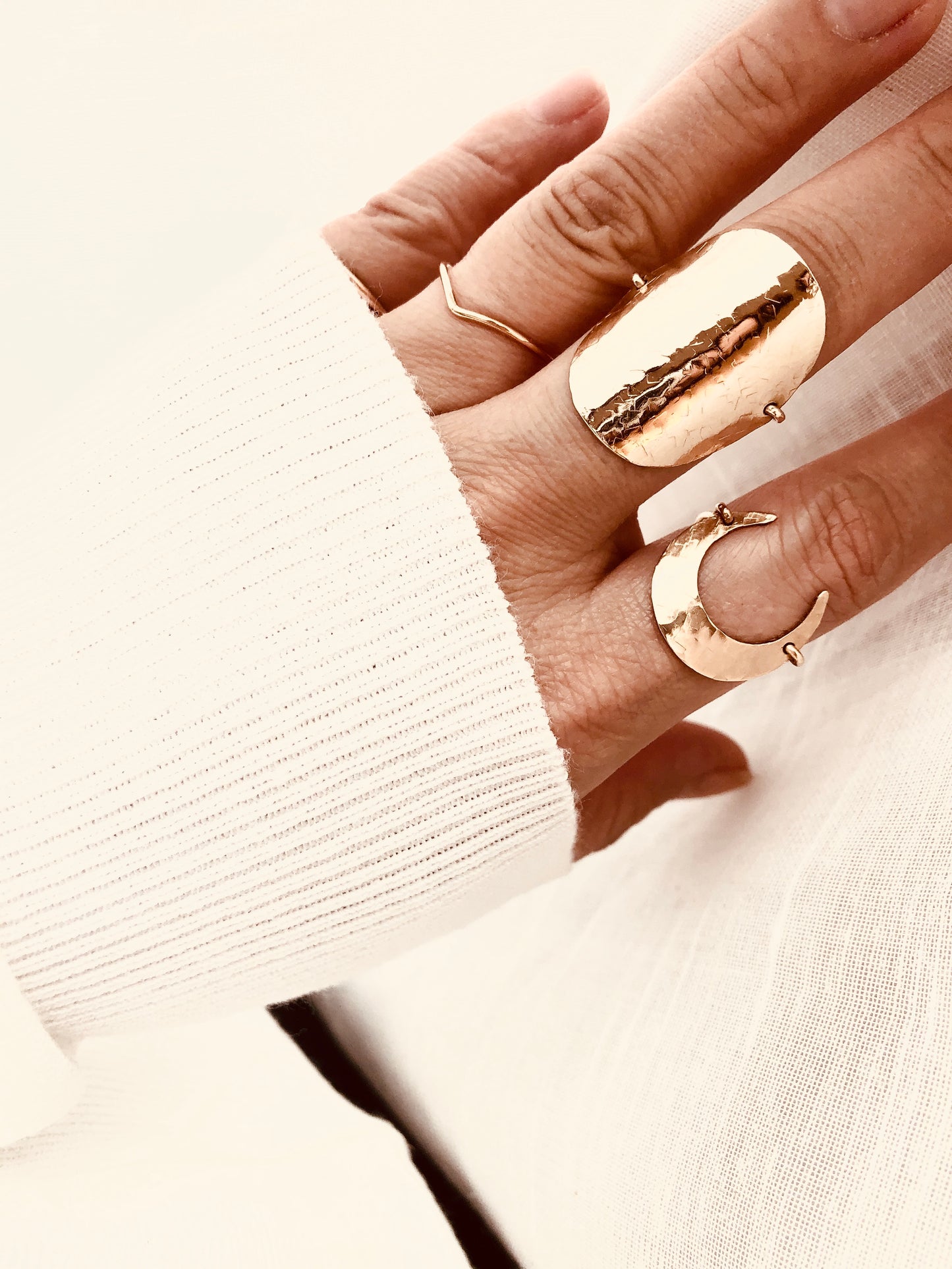 Handmade moon ring, 14k gold filled ring, gift for her, every day jewelry, Crescent Moon Ring, Crescent Moon jewelry, Crescent Moon, gold ring, dainty jewelry, Mother’s Day gifts, moon lovers, gift for Mother, holidays gift, mother gifts, birthday gifts, Hammered Crescent Moon Ring,