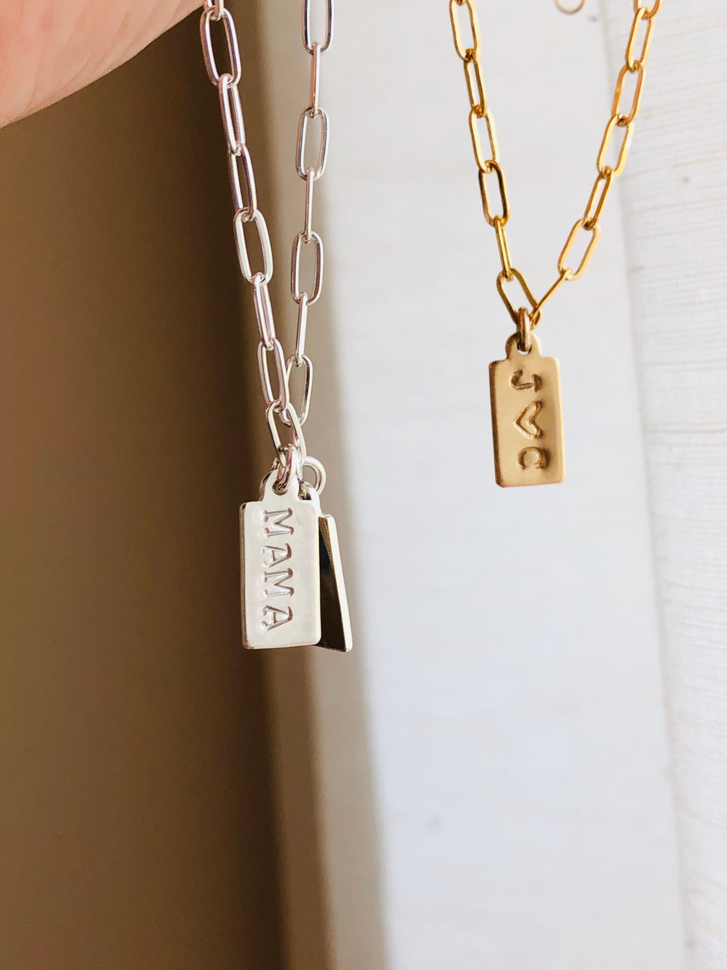 Initial Necklace, tag necklace, initial tag necklace, personalized necklace, personalized jewelry, handmade jewelry, holidays gifts, birthday gifts, mother day gifts, valentines present, Christmas gift, gift for her, gift for daughter, gift for sister, mama jewelry, gift guide