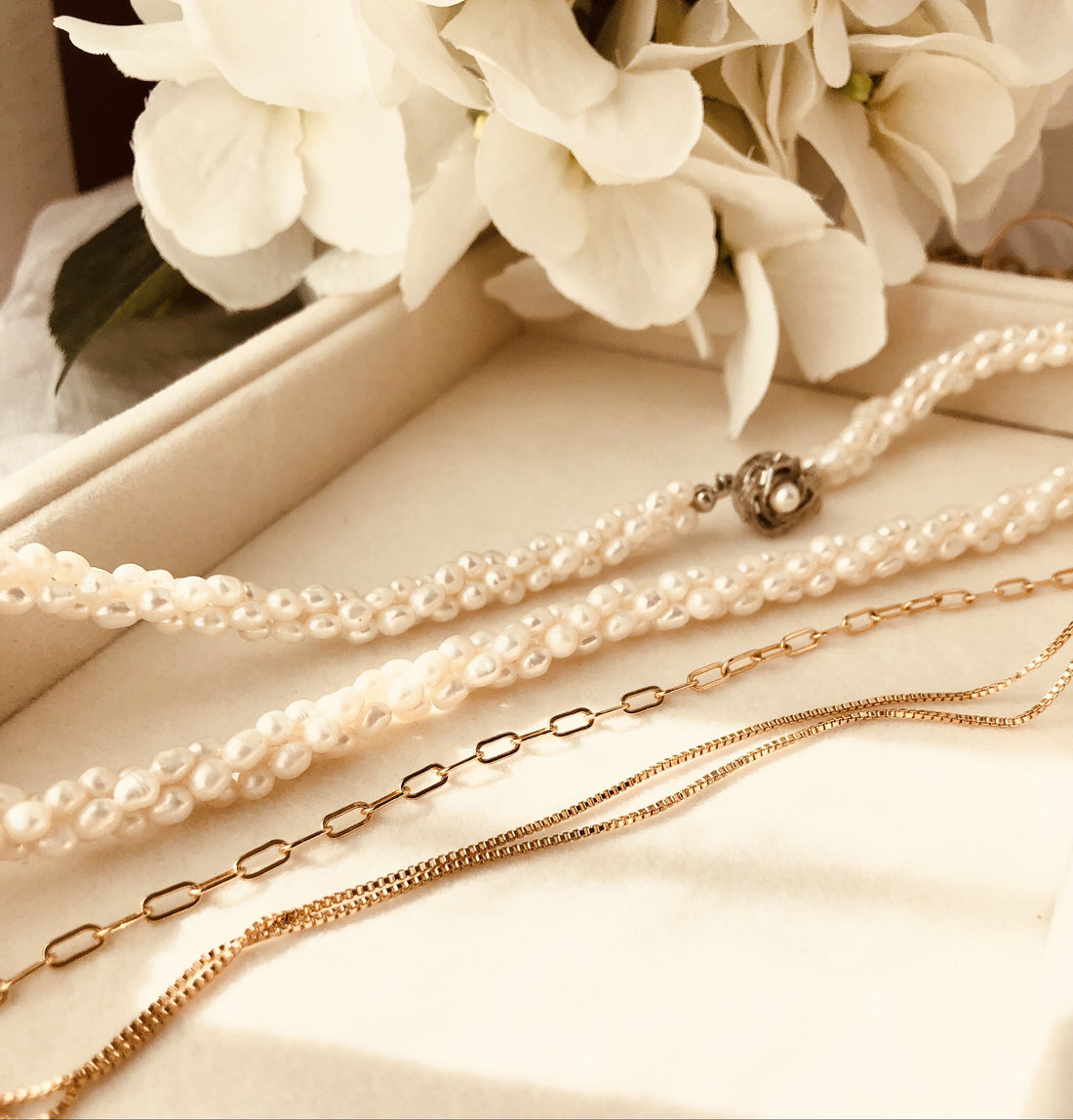 We handcraft dainty and minimal jewelry, perfect for everyday wear. 