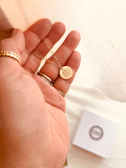 Birth Flower Disc Necklace – 13mm ｜ Everyday Jewelry