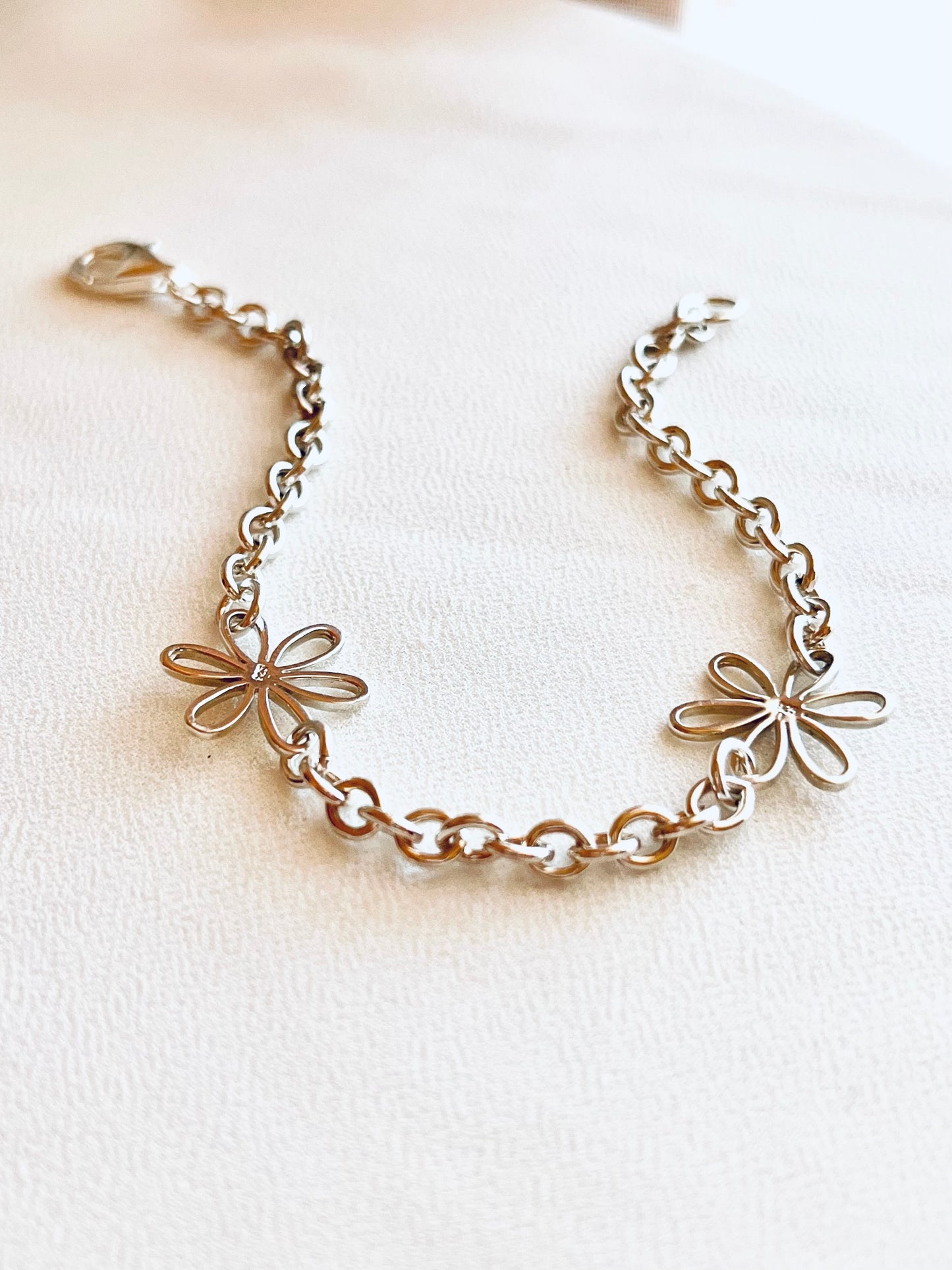 Sterling Silver Daisy Bracelet | Minimalist Flower Chain Bracelet