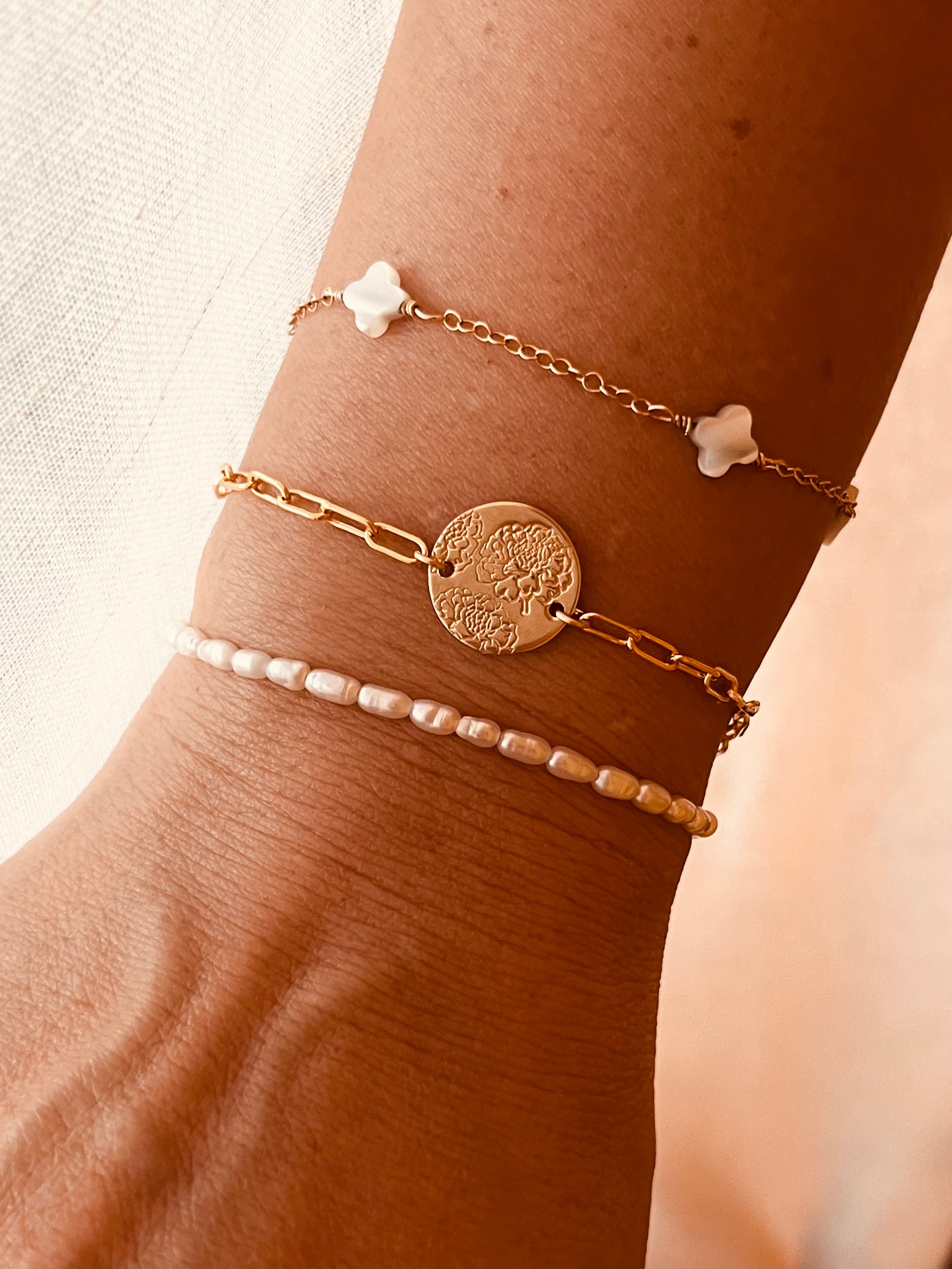 Birth Flower bracelet, birth Flower jewelry, birth Flowers, birthday gift, anniversary present, Christmas present, gift for her, personalized gifts 