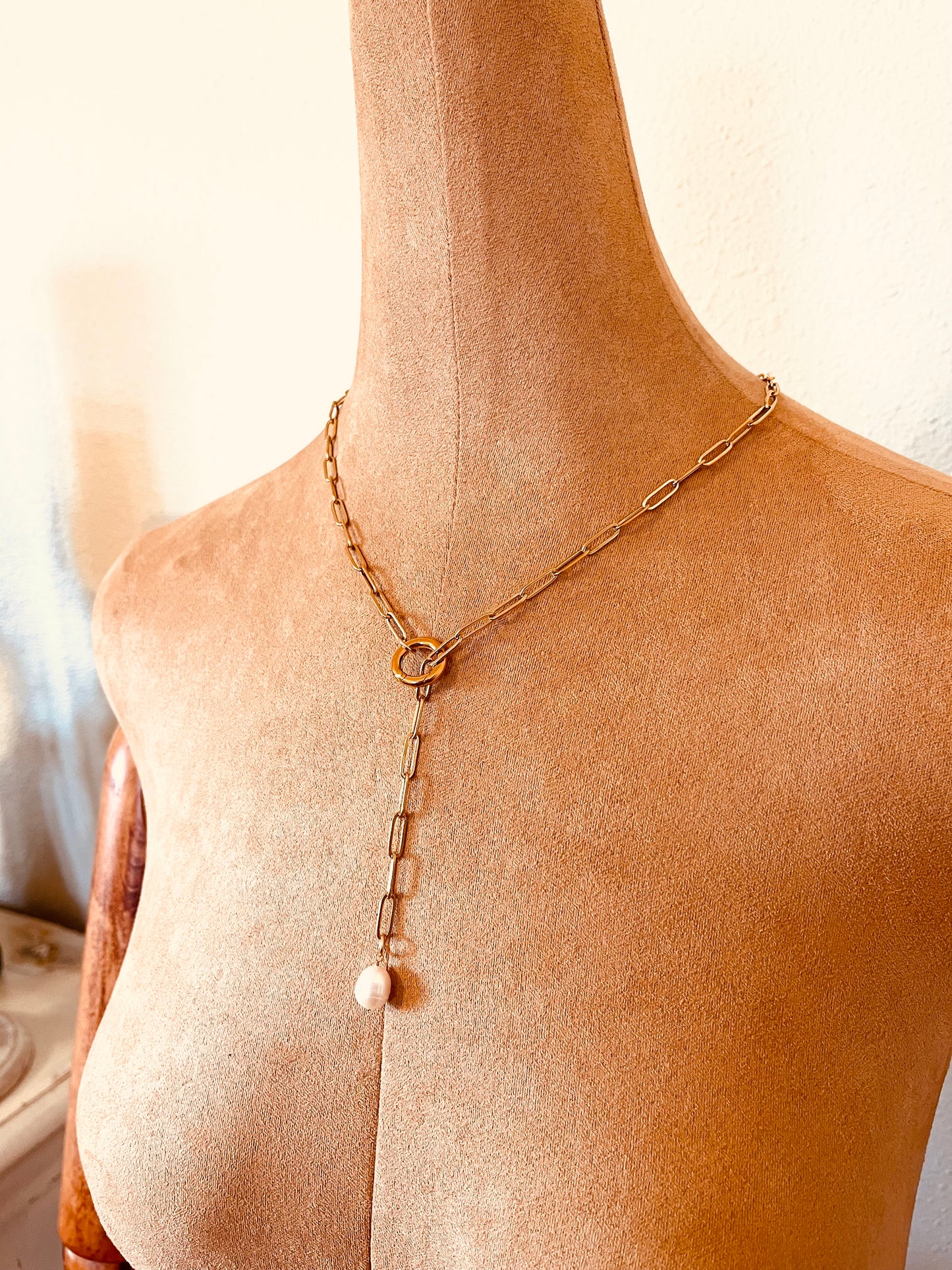 Freshwater Pearl Drop Necklace | Minimal Gold Lariat Jewelry