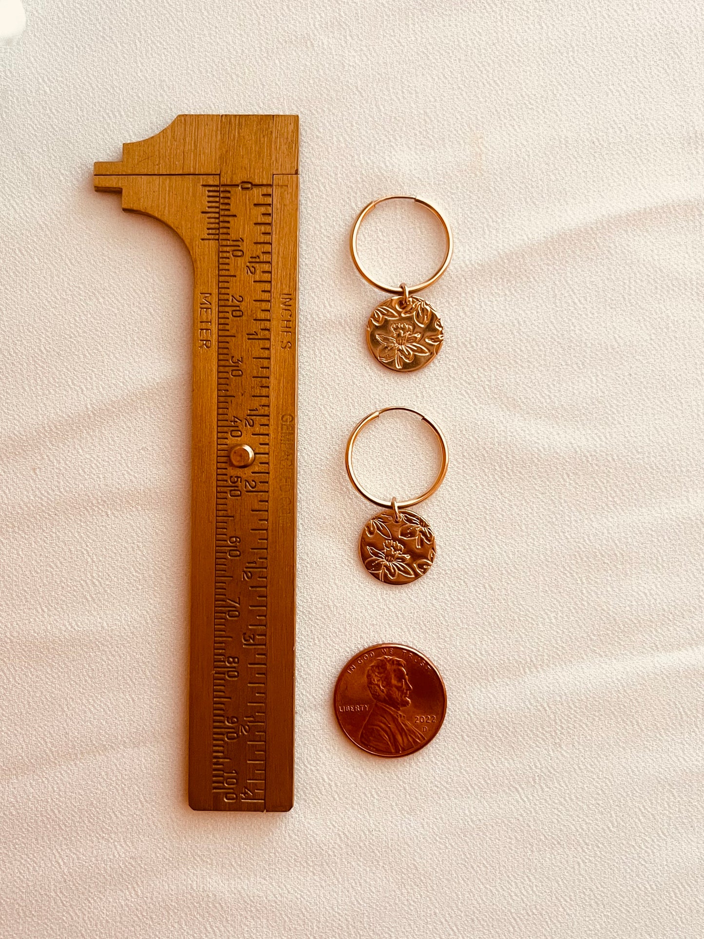 Personalized Birth Flower Hoop Earrings – Dainty Floral Gold Earrings