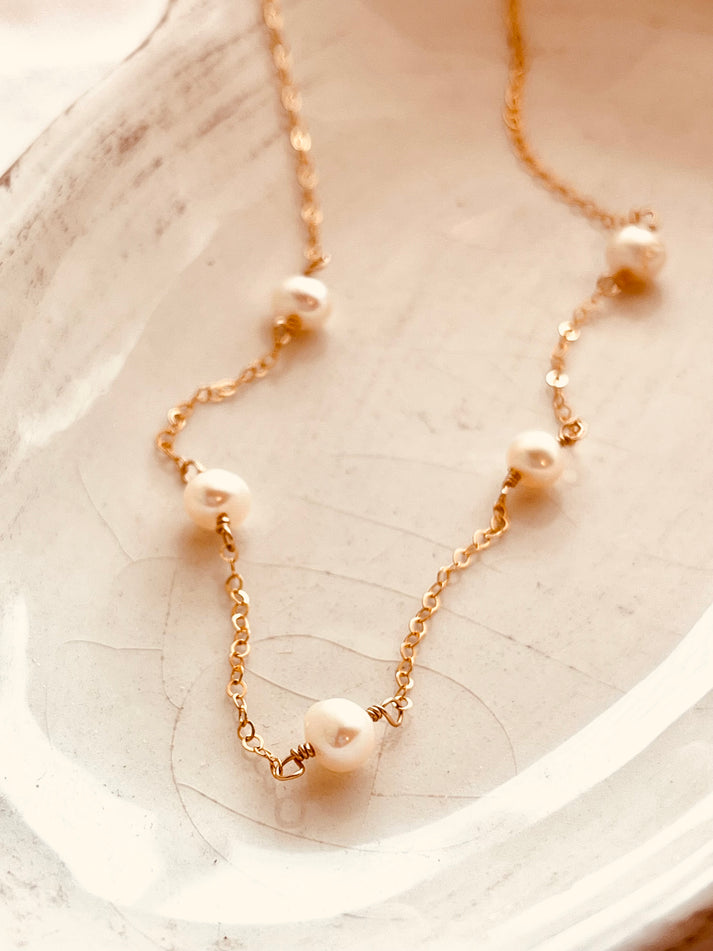 Dainty Pearl Necklace, Pearl Necklace, Dainty Jewelry, Pearl jewelry, Mother’s day’s gift, gift for Mother, gift for her, sister gift, gift for daughter, gifts ideas, Mother’s Day, Bridesmaid gifts, Bridesmaid jewelry 