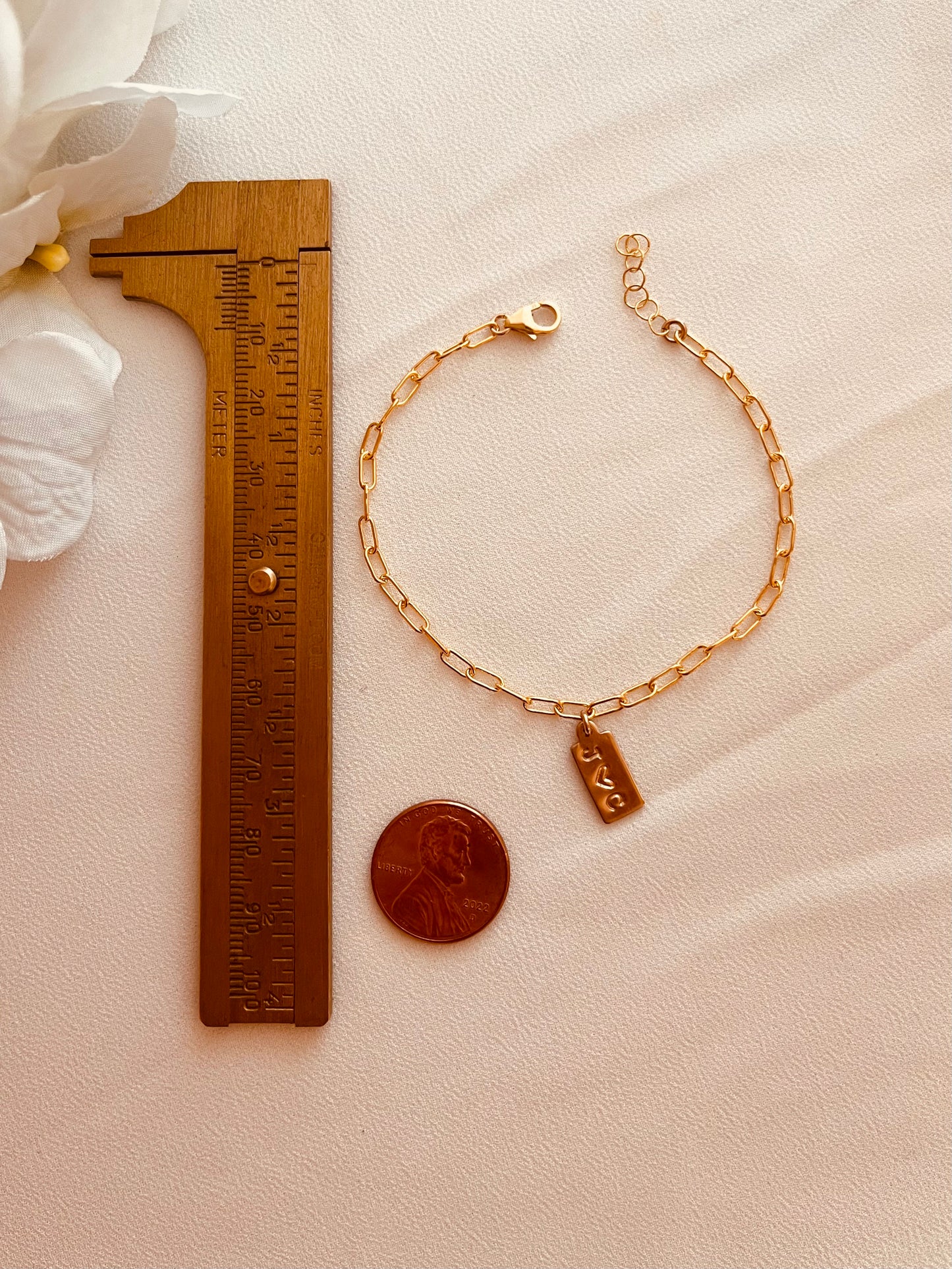 Dainty Gold Love Charm Bracelet – Minimal Everyday Jewelry