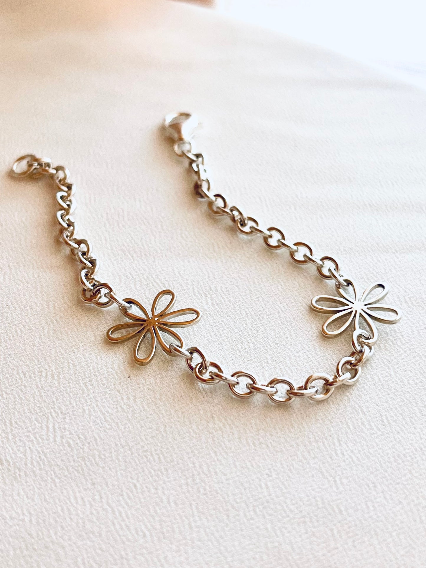 Sterling Silver Daisy Bracelet | Minimalist Flower Chain Bracelet