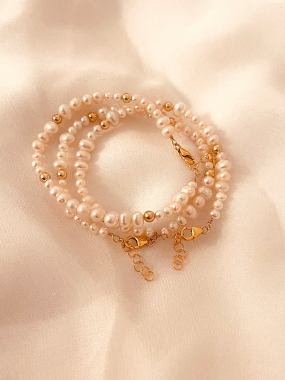 Pearl bracelet, Chain Bracelet, Link Bracelet, Everyday Jewelry, Simple and Dainty, Minimalist Jewelry,  Coco Wagner Design, Gift For Her, Holiday Gift Ideas, Chain Bracelet, Link Bracelet, Stack bracelets, Gold filled bracelets, Gold Chain Bracelet, Chain and Link, Gold chain Bracelet, Minimalist 