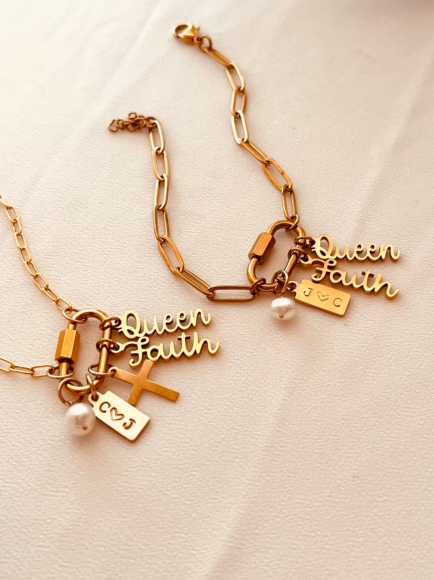 Queen Charm Pendant • Waterproof Gold Charm