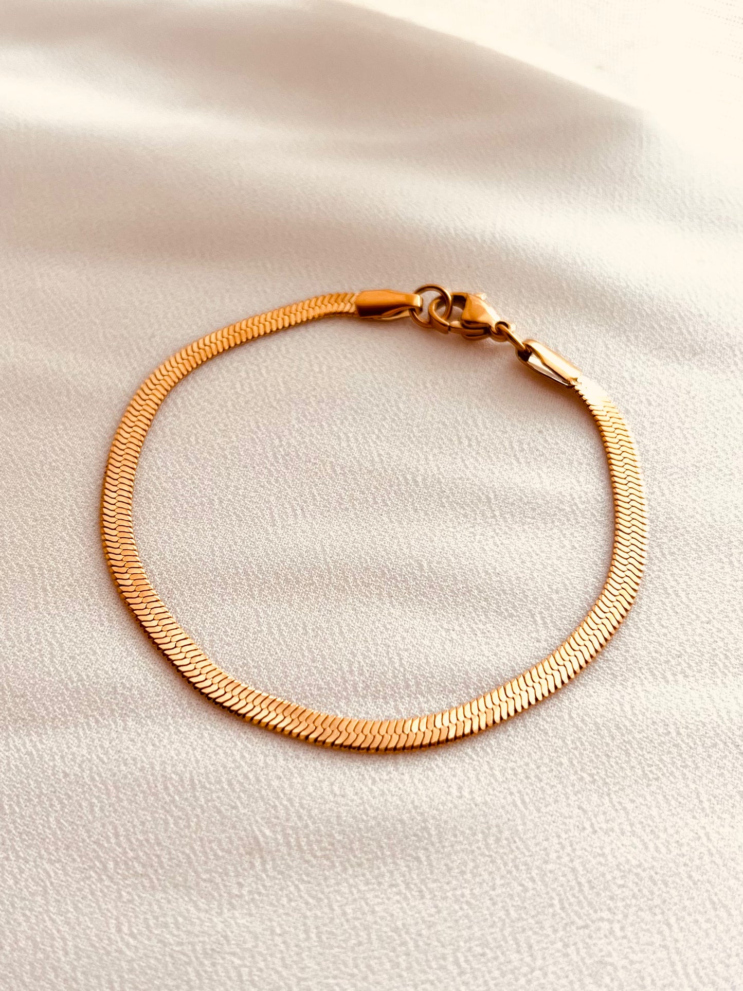 8-Piece Gold Bracelet Set | Waterproof Everyday Jewelry Stack