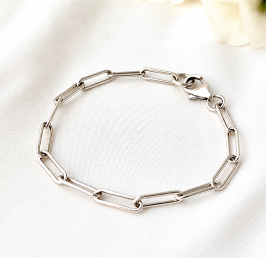 High-quality 925 sterling silver paperclip bracelet made for 24/7 everyday wear. Water-friendly, comfortable and handmade for the perfect fit