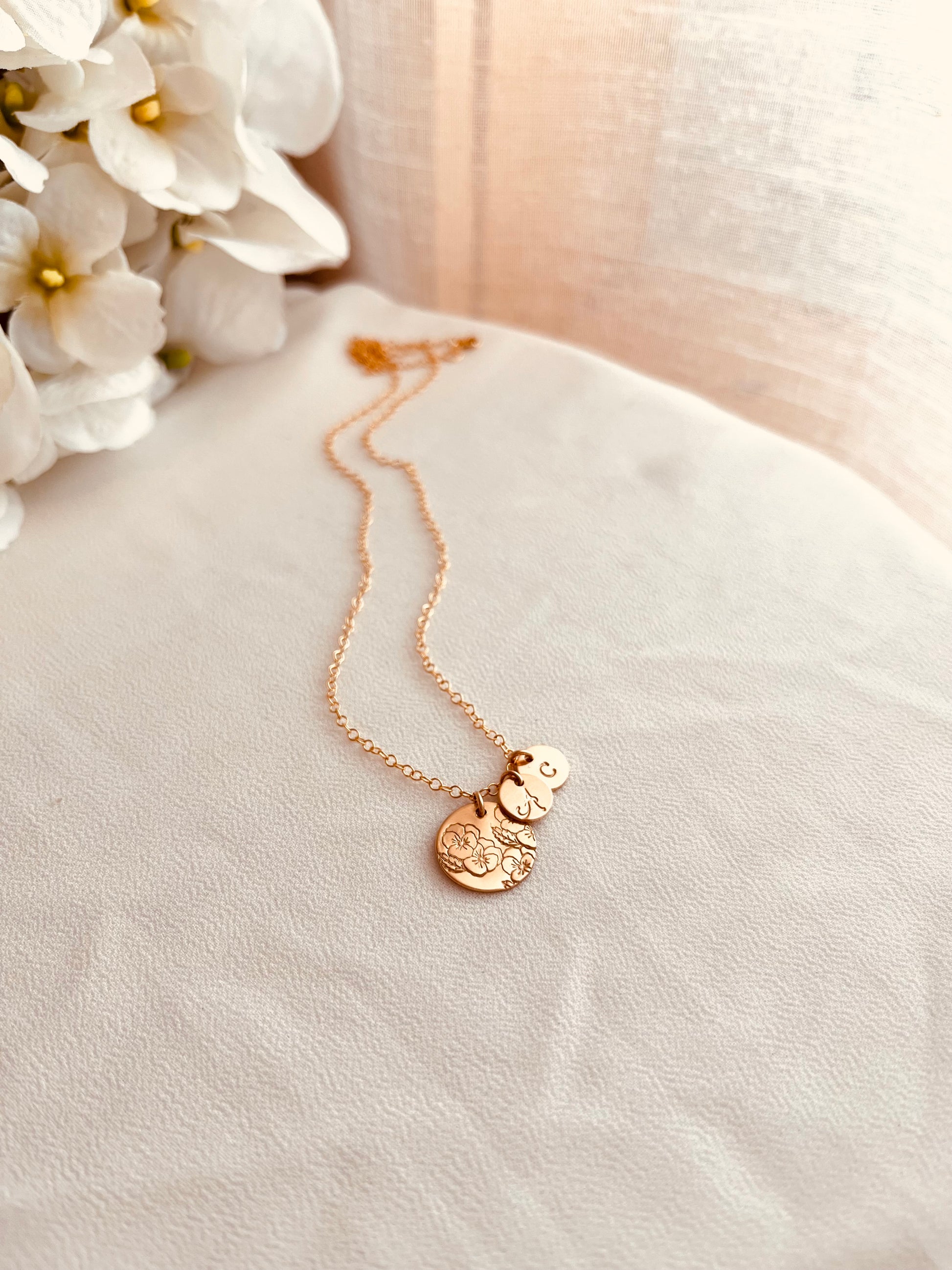 Birth Flower Necklace with Tiny Initial Discs, Birth Flower Jewelry, Custom Jewelry, Personalized Gifts, Everyday Jewelry, Layering Jewelry, Long Necklace
Custom Name, Children Initials Jewelry, Mothers Necklace, 
Perfect Gift for Mom, Family Name Necklace, Christmas Gift Ideas, Mothers Day Gift,  Wife Gift Ideas, Gift For Girlfriend, gift for sisters, gift for daughters, grandma gifts, grandma and grandkids 