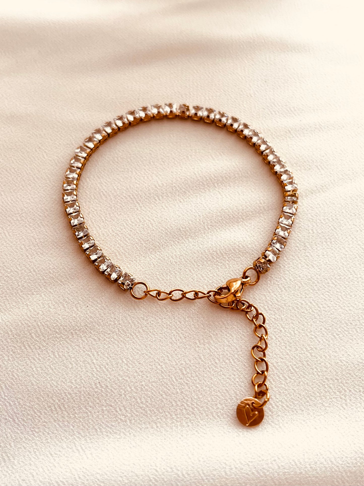 8-Piece Gold Bracelet Set | Waterproof Everyday Jewelry Stack