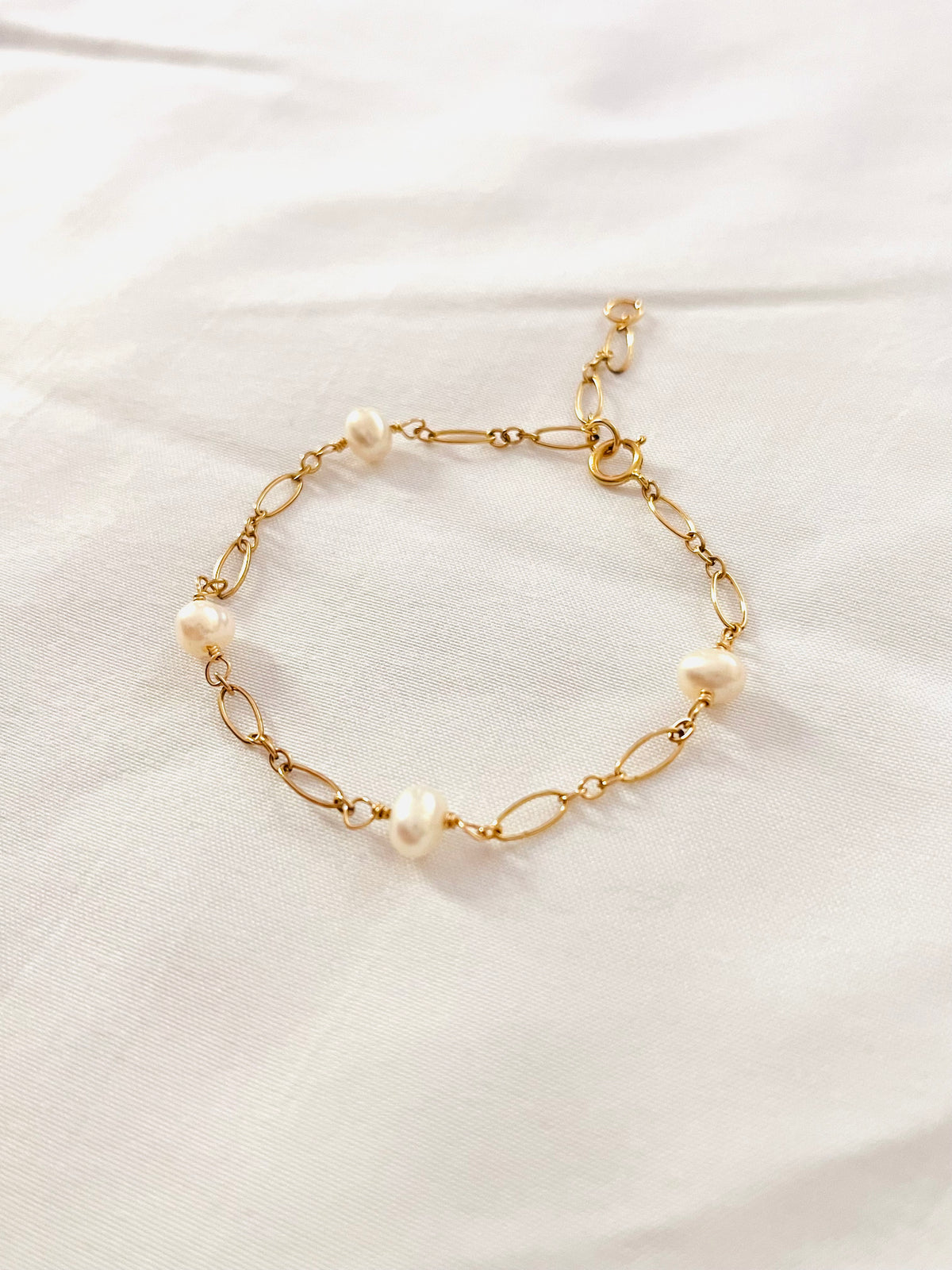 14K gold filled freshwater pearl bracelet handmade dainty jewelry