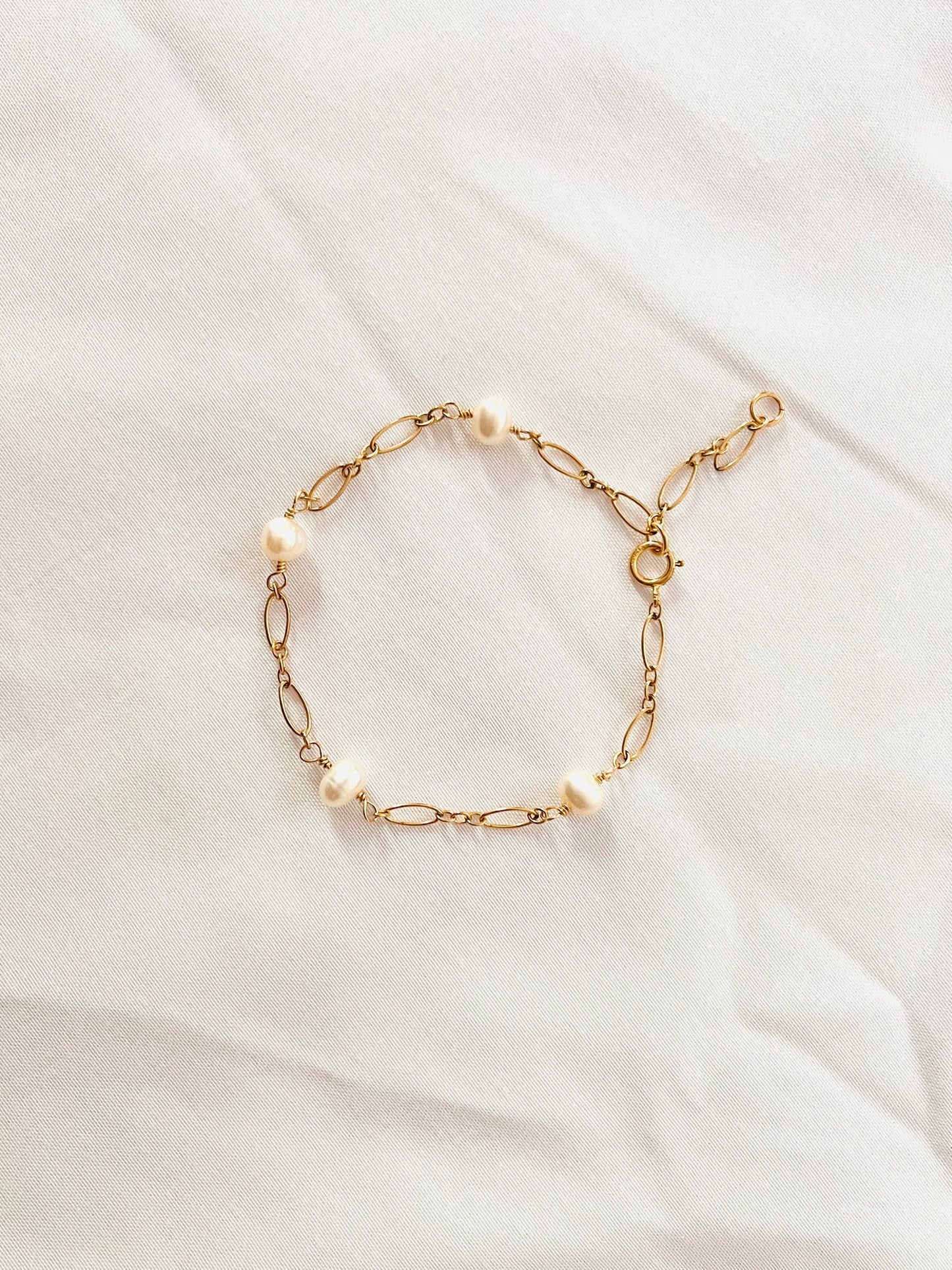 14K Gold Filled Freshwater Pearl Bracelet | Dainty Everyday Bracelet