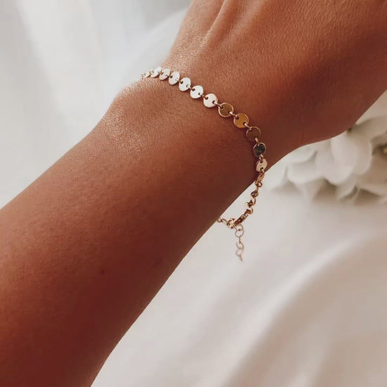 Coin Link Bracelet, 14k gold filled jewelry, everyday jewelry, disc bracelet, bracelet stacking, stacking bracelets, gifts, gift for her, Christmas gifts, thanksgiving gifts, birthday present, gold bracelets, gift ideas, handmade jewelry 