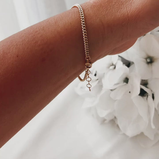 Cuban chain bracelets, 14k gold filled bracelets, gold jewelry, minimalist jewelry, dainty jewelry, everyday jewelry, chain bracelets, stacked bracelets, stacking jewelry, bracelets, birthday gifts, Christmas gifts, thanksgiving present, holidays gift, birthday present, gift for her 
