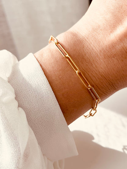 Chunky Paperclip Bracelet, 14K Gold Filled Chain Link Bracelet, Simple and Dainty Jewelry, Everyday Bracelet, Mothers Gift, Gift For Her , Office Outfit, Delicate Jewelry, Mothers Gift, Coco Wagner Jewelry, Gift For Her, Gift Ideas,  Birthday Gift, Anniversary Gift, Christmas Gift Ideas,  Minimalist Jewelry, Everyday Jewelry, 