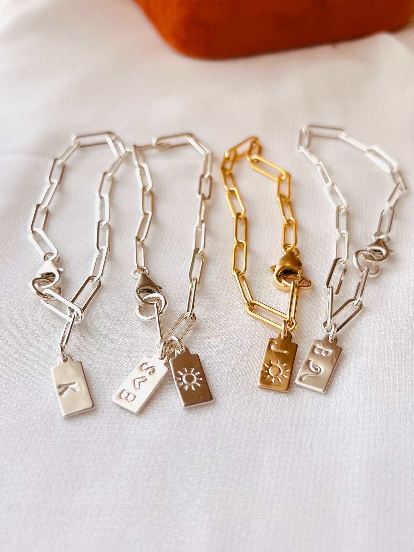 Custom Initial Bracelet, Tag Initial Bracelet, Personalized Tag with Initial, Custom Tag Bracelet, Paperclip Bracelet, Stack Bracelet, Christmas Gift, holidays gift, valentines gift, birthday present, gift for her 