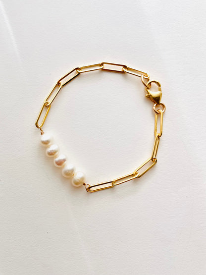 Pearl Paperclip Bracelet, In the Pearl bracelet, Half Pearl Bracelet, 14K Gold Filled Pearl Bracelet, Sterling Silver Pearl Bracelet, Pearl and Paperclip Chain, Minimalist, Wedding Jewelry, mothers Day Gift, Gift For her, Wedding Party Gifts, Bridesmaid Jewelry, Bridal shower gift, Best Friends Jewelry, Friendship Jewelry, Mothers Gift, 