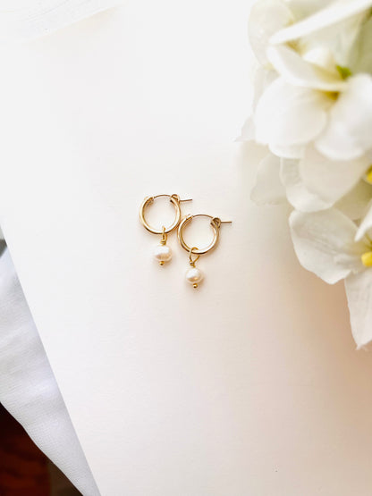 Pearl Hoop Earrings, Pearl Drop Earrings, Pearl Huggie Hoop Earrings, Pearl Jewelry, Bridal Party Gifts, For the Bride, Ready To Ship, Bridesmaid Jewelry &amp; Gifts, Best Friends Jewelry, Friendship Jewelry, Graduation Gifts, Sister Gifts, Wedding Party Gifts, Bridesmaid Jewelry, Bridal Shower Gifts, Bridal Party, Minimalist, Group Events, Gift Set, Mother and Daughter, Grandmother&